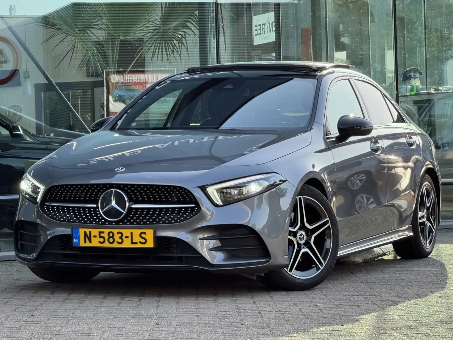 Mercedes-Benz A 180 Business Solution AMG 2021 org 26476km Grijs - 2