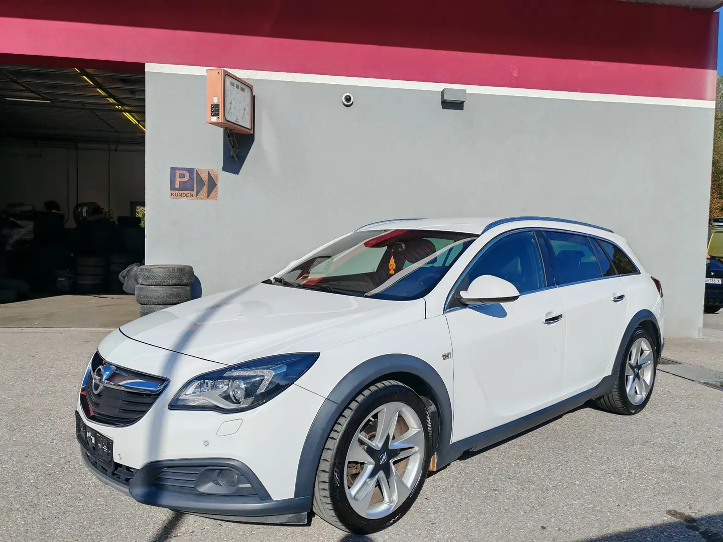 Opel Insignia Country Tourer 2,0 BiTurbo CDTI Ecotec Allrad Aut. - 1