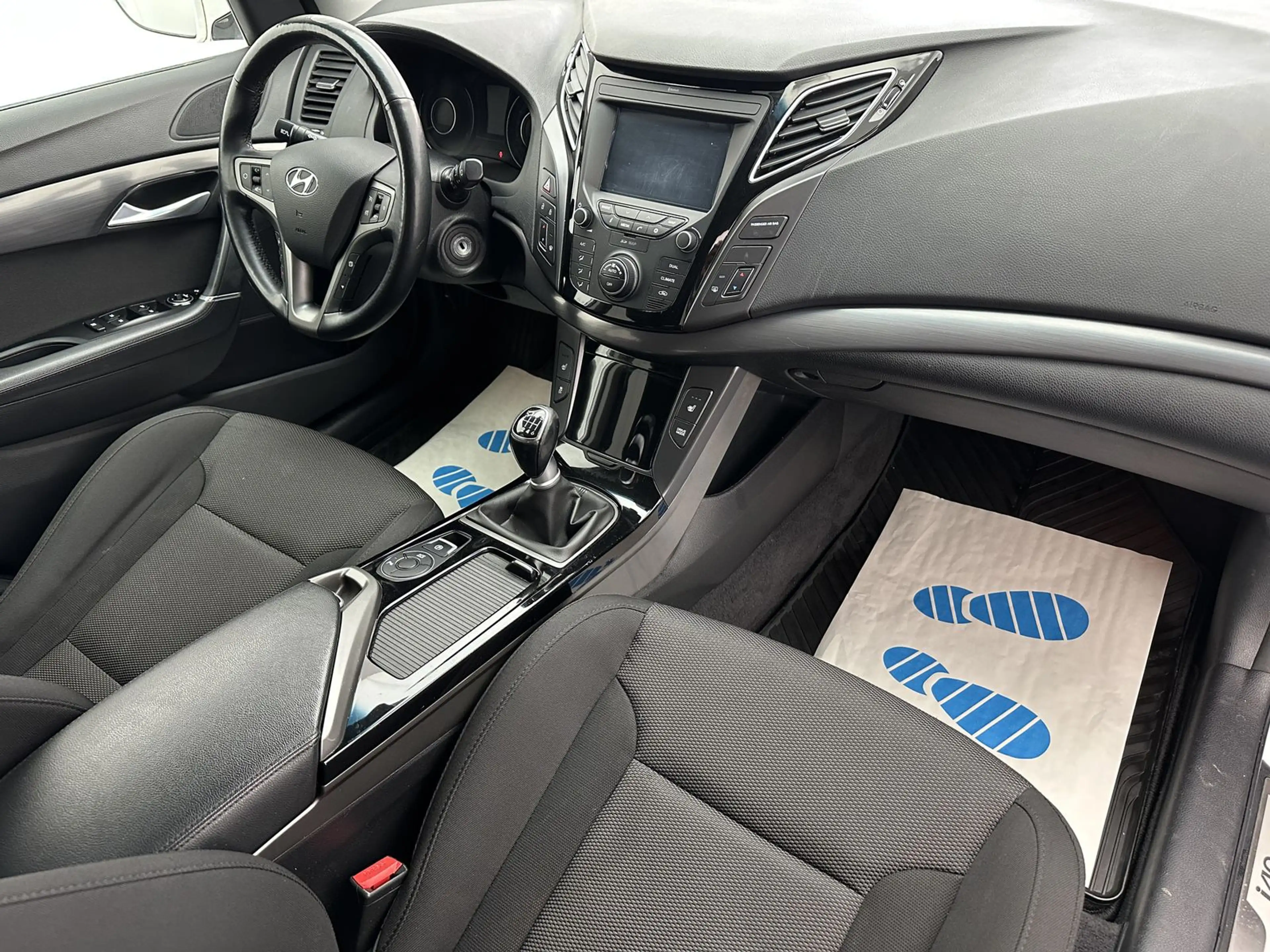 Hyundai i40 blue Trend "NAVI-CAM-SITZH-MULTI-BLUET" — photo 11