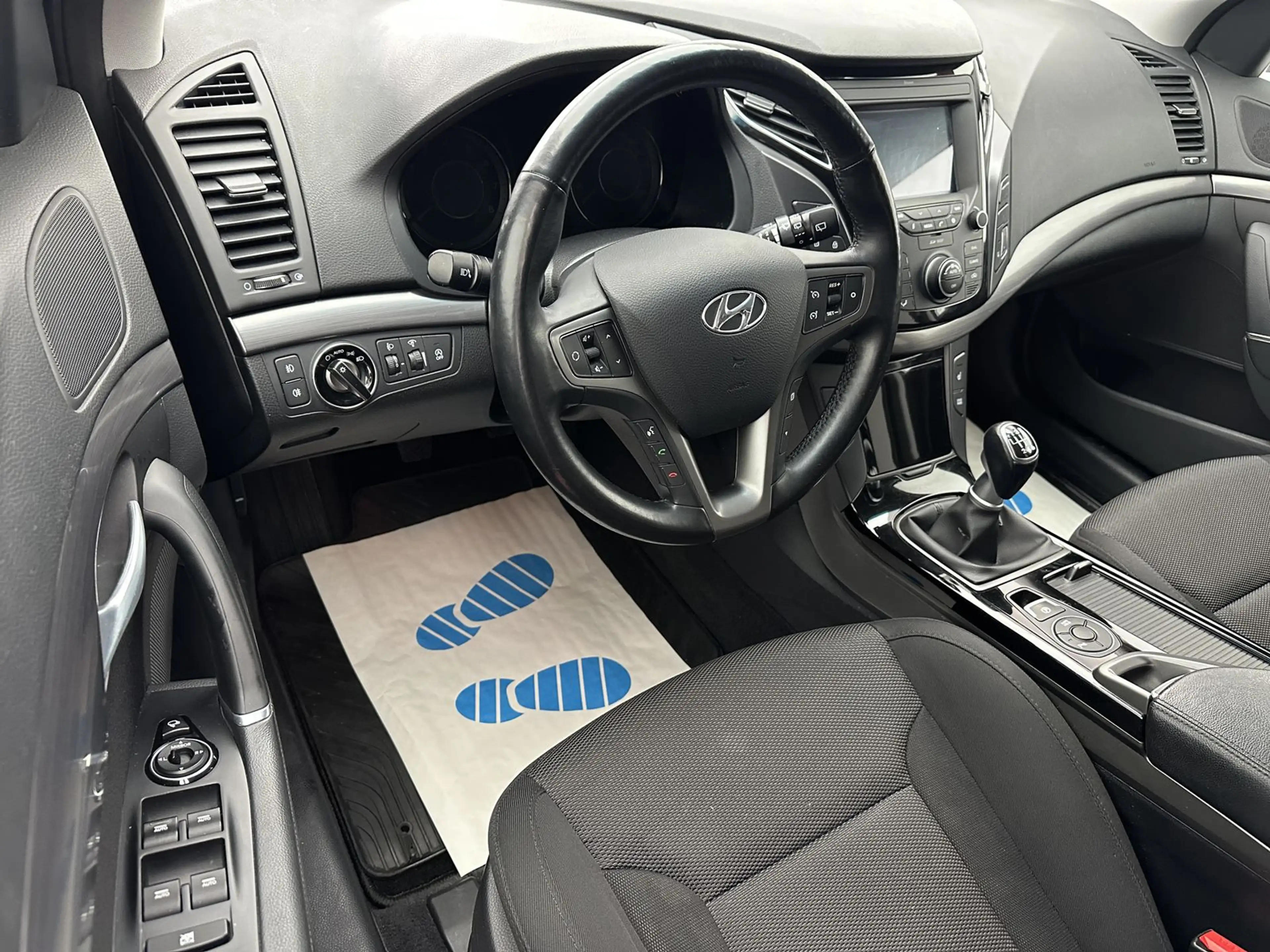 Hyundai i40 blue Trend "NAVI-CAM-SITZH-MULTI-BLUET" — photo 13