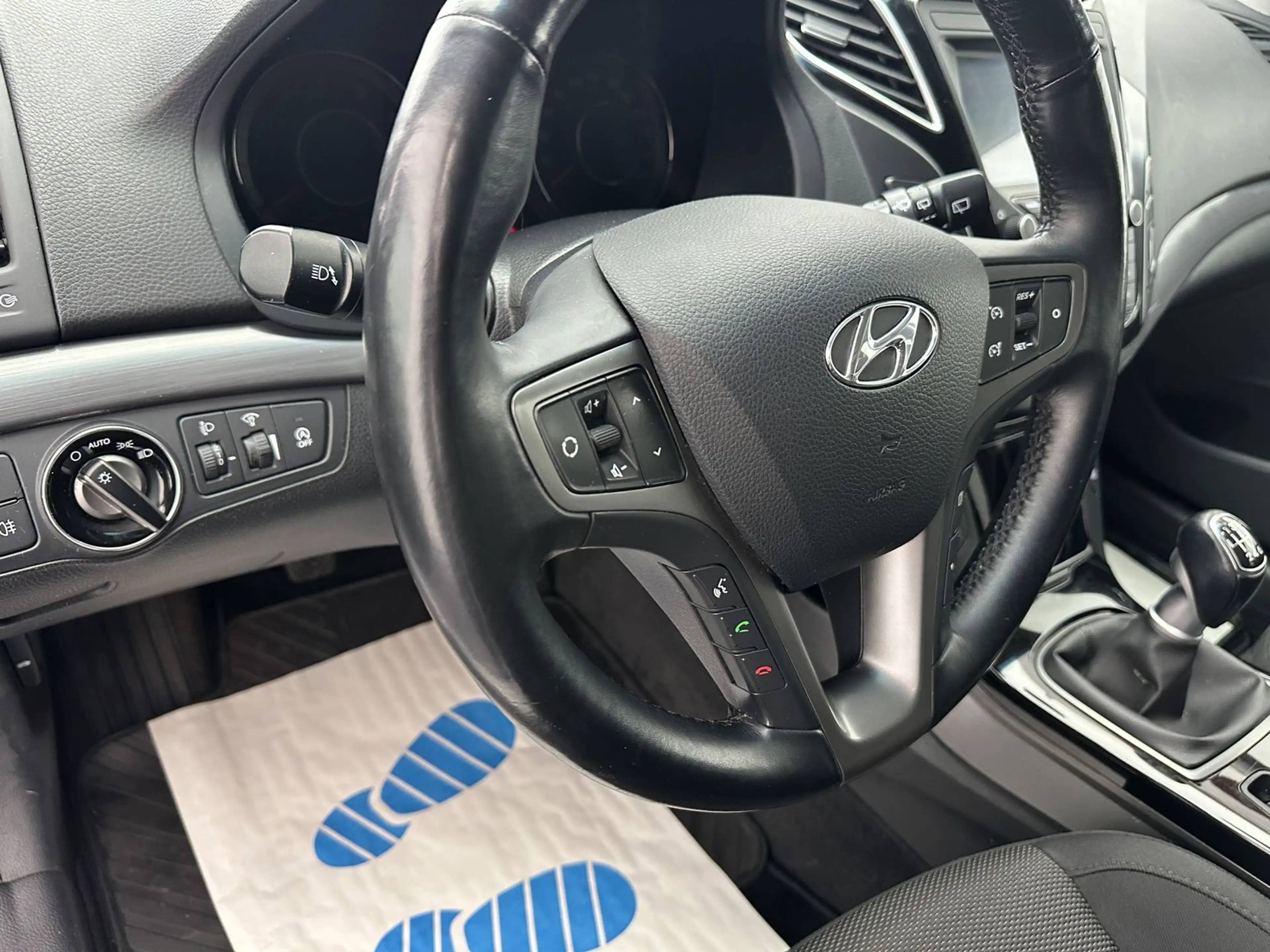 Hyundai i40 blue Trend "NAVI-CAM-SITZH-MULTI-BLUET" — photo 14