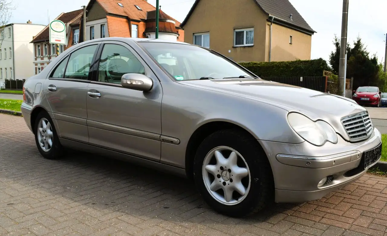 Mercedes-Benz C 200