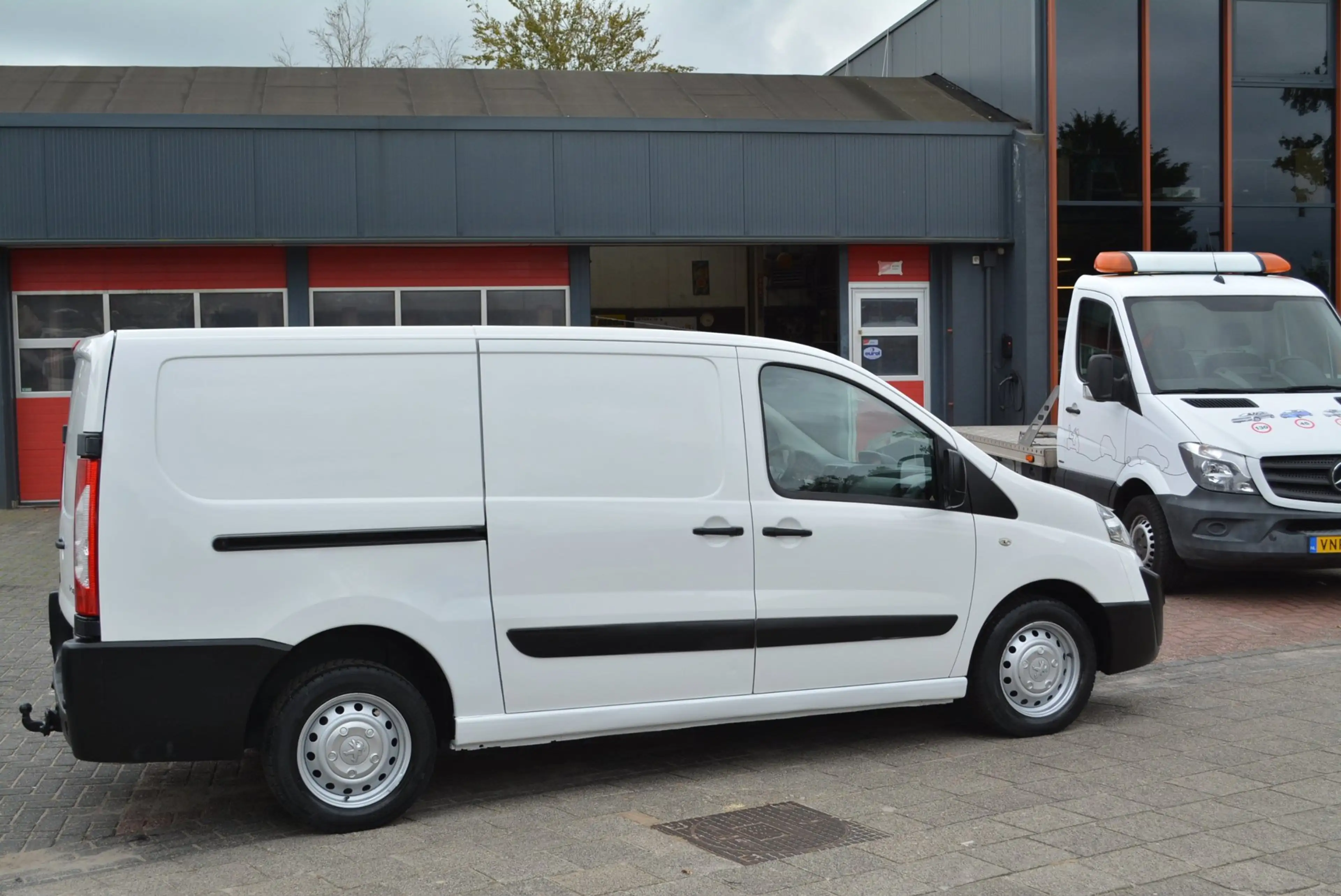 Peugeot Expert 229 2.0 HDI L2H1 Navteq 2, 2x schuifdeur — photo 2