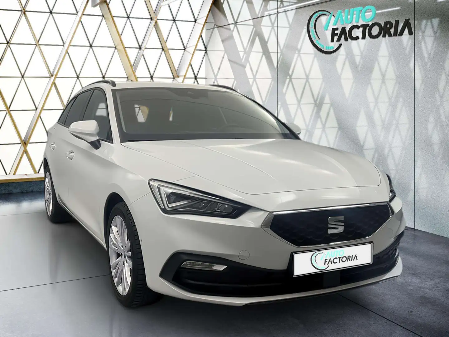 SEAT Leon Break -41% 1.5 TSI 150cv BVA+MIRRORLINK+CAM+Opts Beige - 2