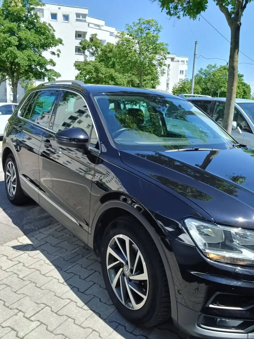 Volkswagen Tiguan Tiguan 2,0 TDI Sound Schwarz - 1