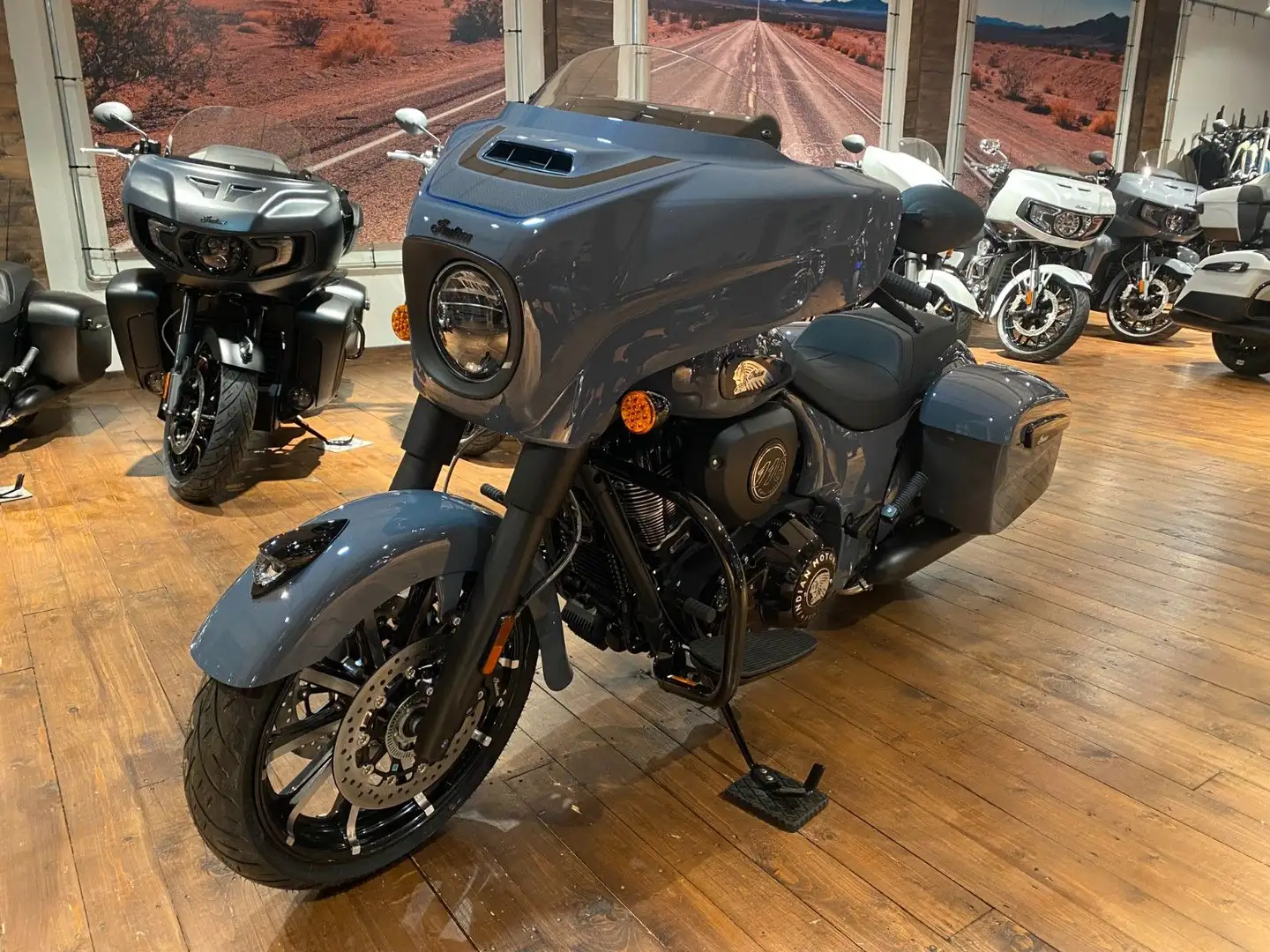Indian Chieftain Dark Horse  + 100 Jahre  (1.000/2,99%) Zwart - 2