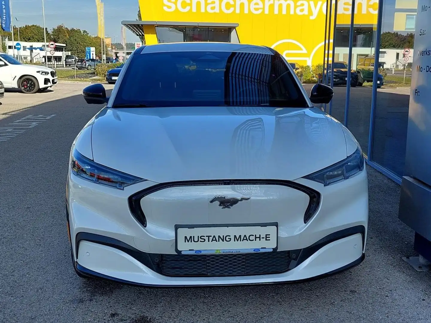 Ford Mustang Mach-E Mach-E Premium Ext. Range AWD 258/351 Blanc - 1
