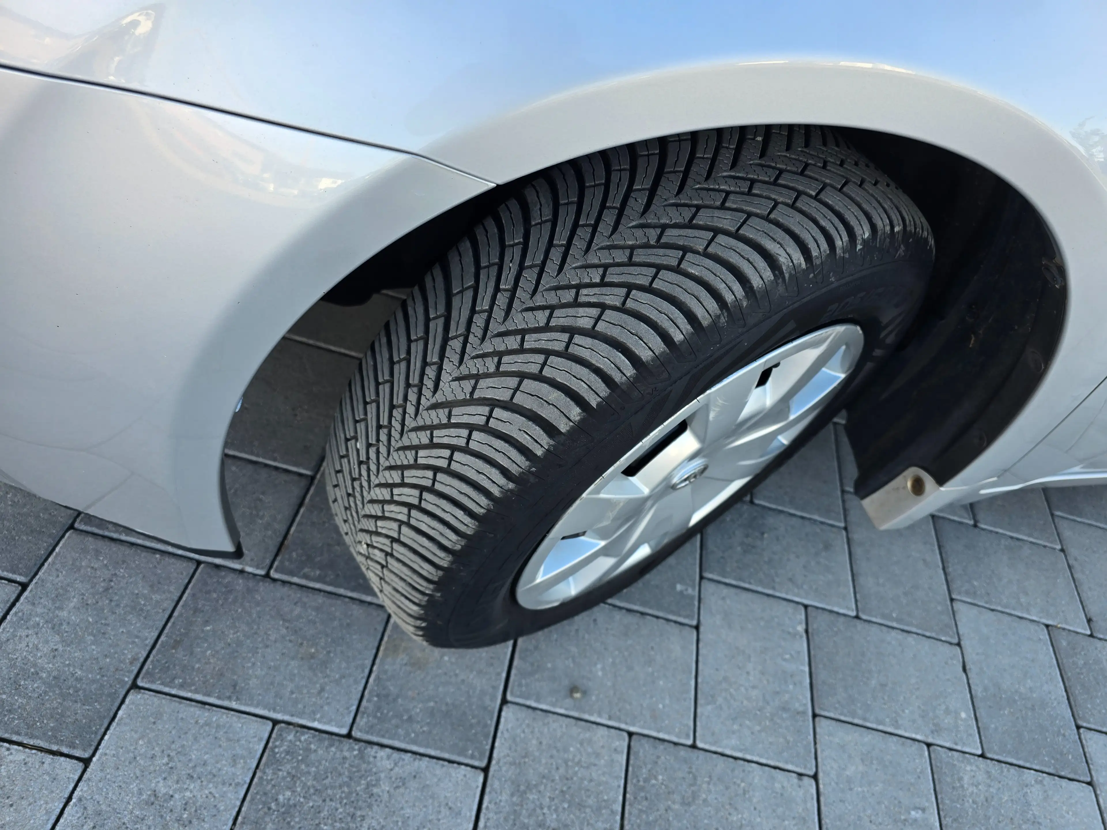 Toyota Avensis Sol — photo 13