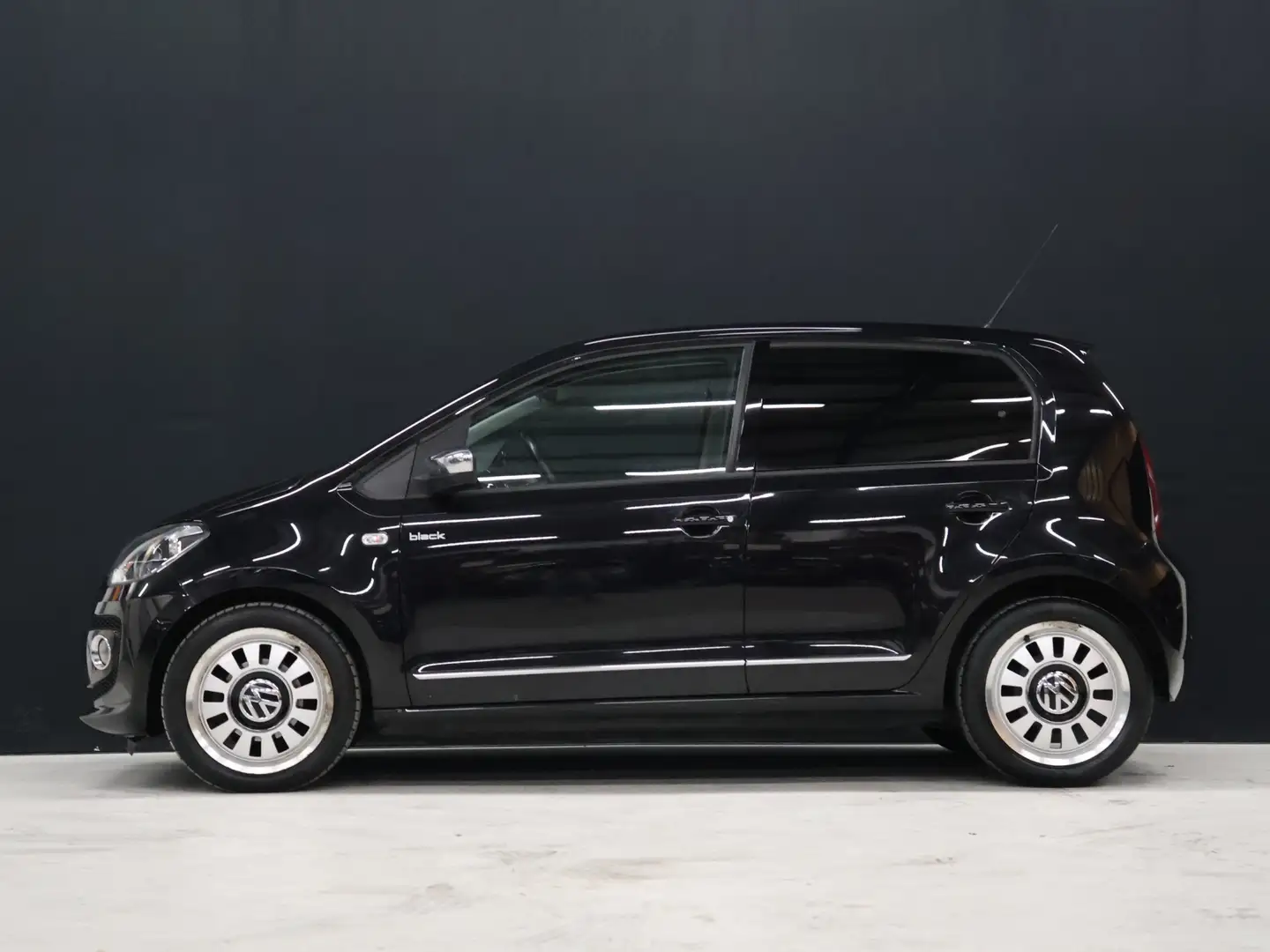 Volkswagen up! 1.0 high up! BlueMotion [PANORAMA DAK, CRUISE CONT Zwart - 2