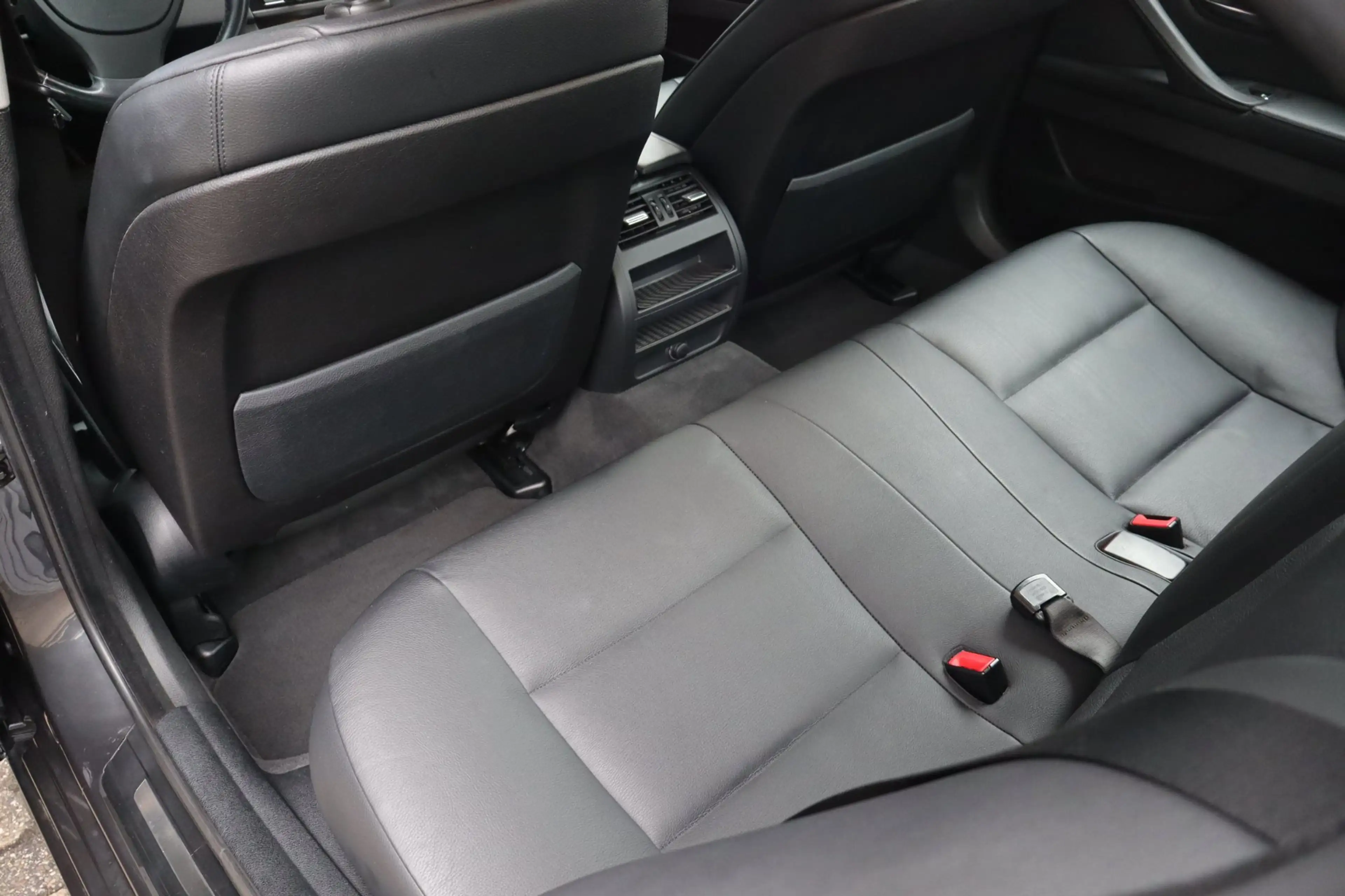 BMW 535 5-serie 535i High Executive-Dealer onderhouden — photo 15