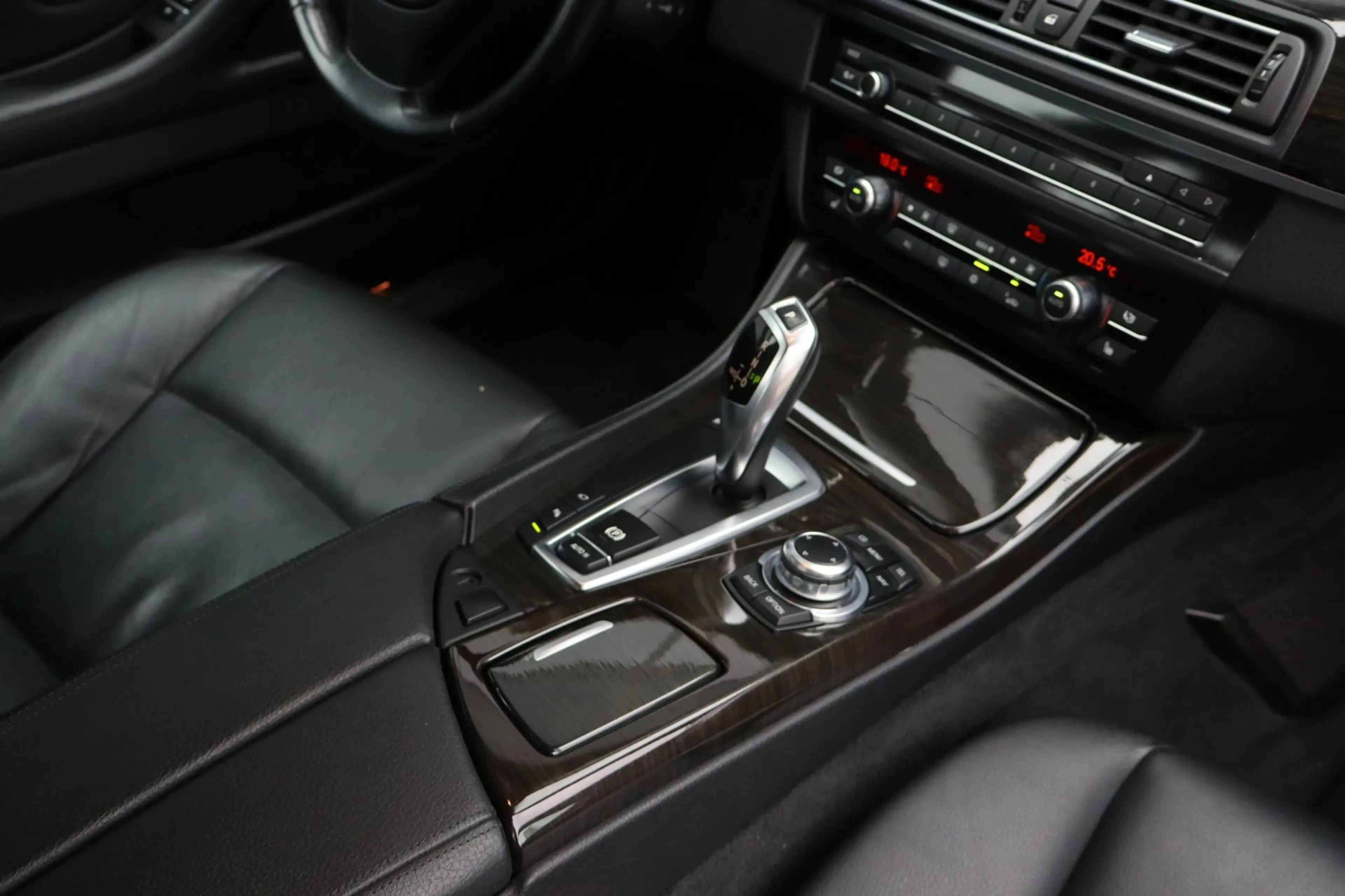 BMW 535 5-serie 535i High Executive-Dealer onderhouden — photo 13