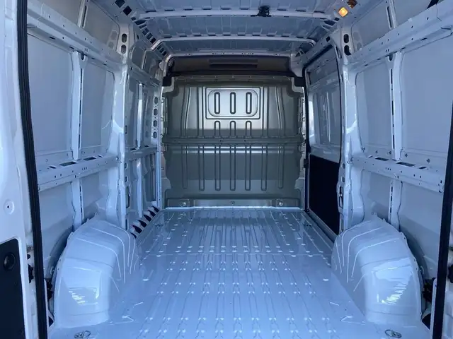 Peugeot Boxer view 8