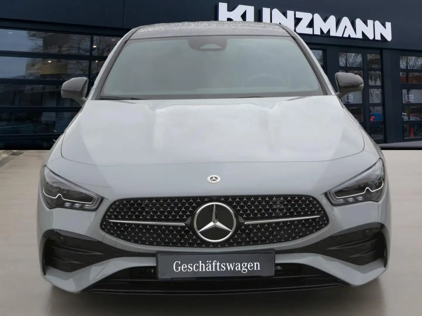 Mercedes-Benz CLA 180 Shooting Brake AMG Night MBUX Navi 360° Šedá - 2