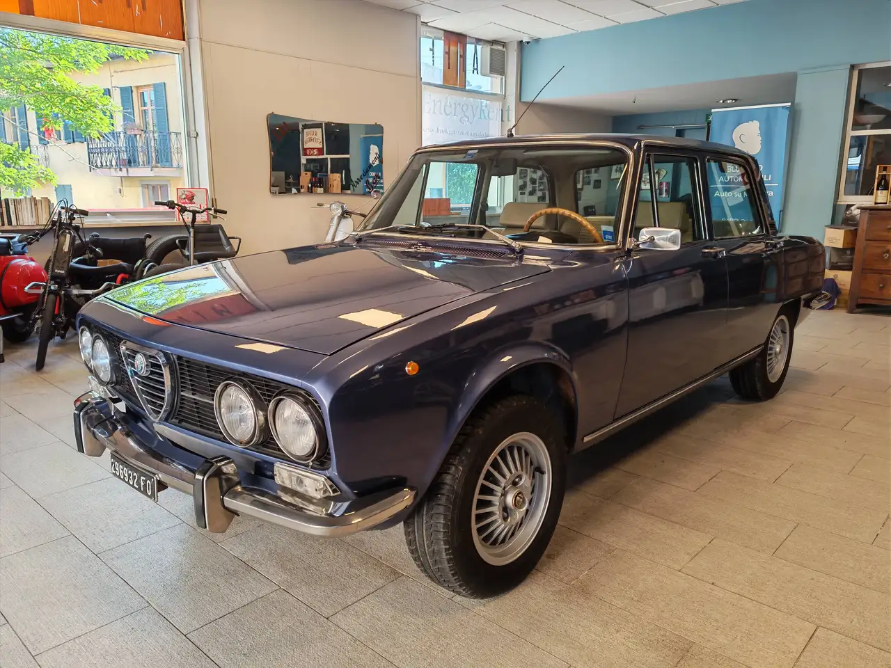 Alfa Romeo 2000 BERLINA, foto 4