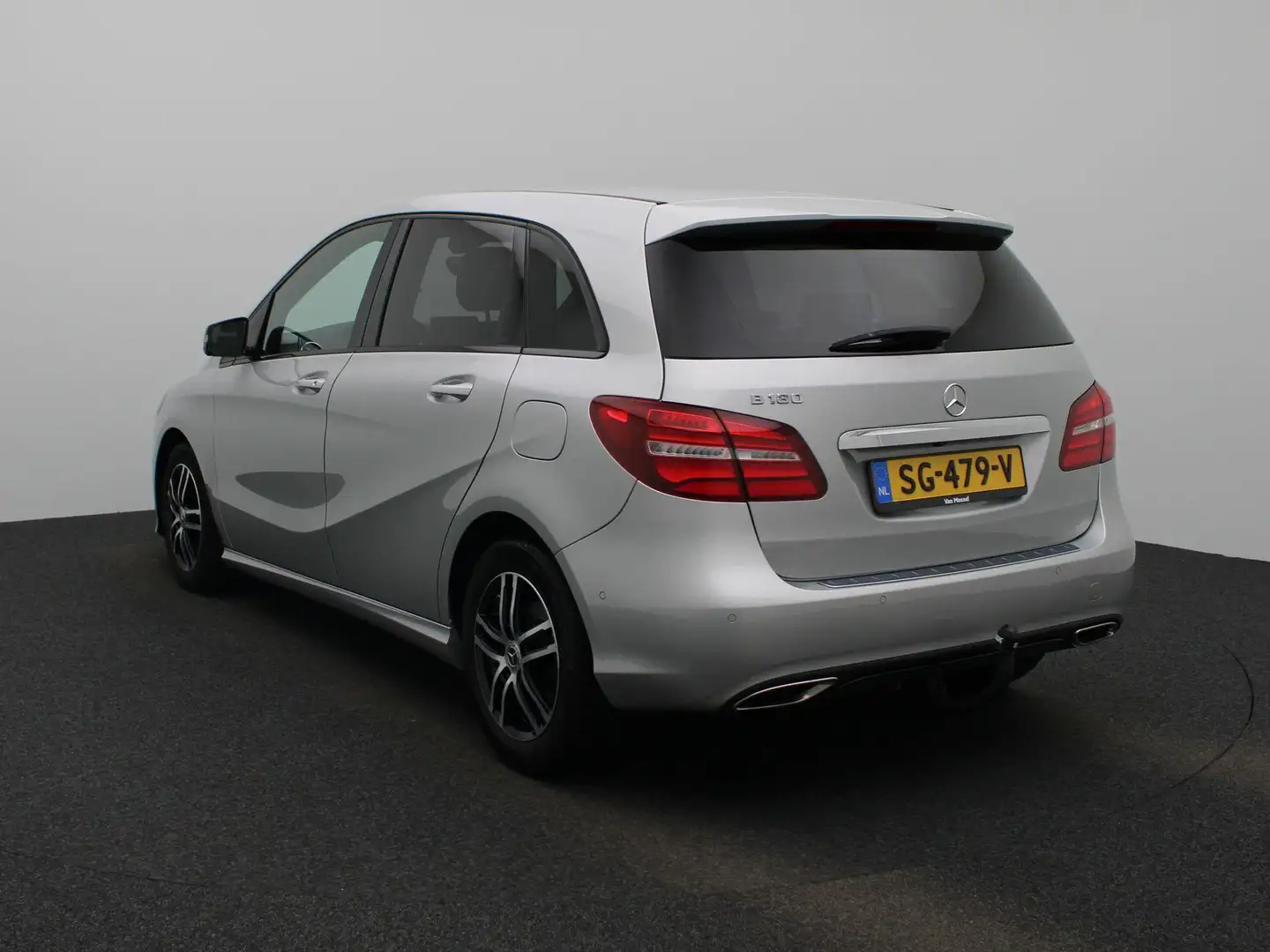 Mercedes-Benz B 180 Ambition | Airco | Achteruitrijcamera | Parkeersen Grijs - 2