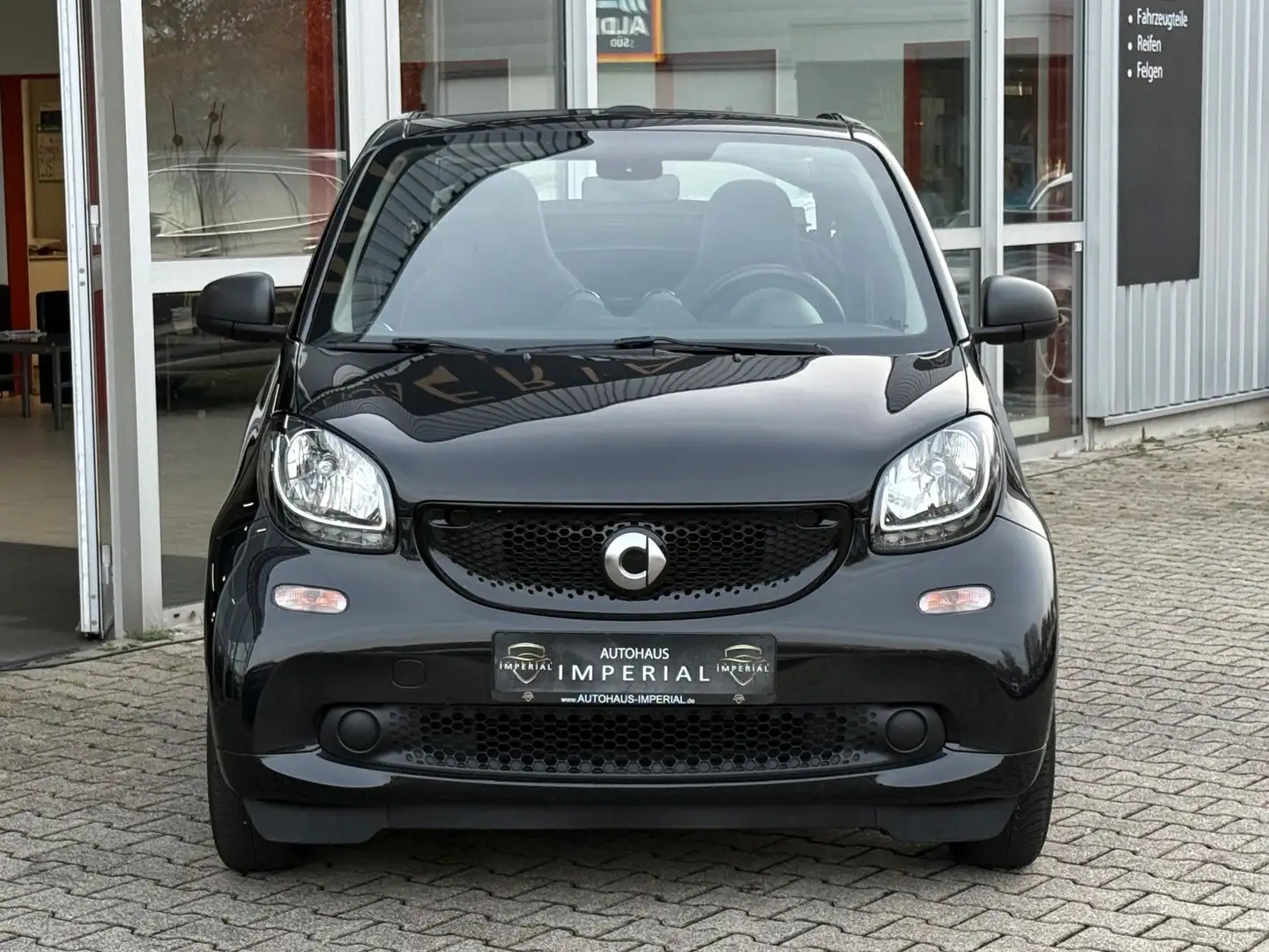 smart forTwo Fortwo Cabrio Autom.90PS NAVI+ALU+SHZ+KLIMA+APPL Schwarz - 2