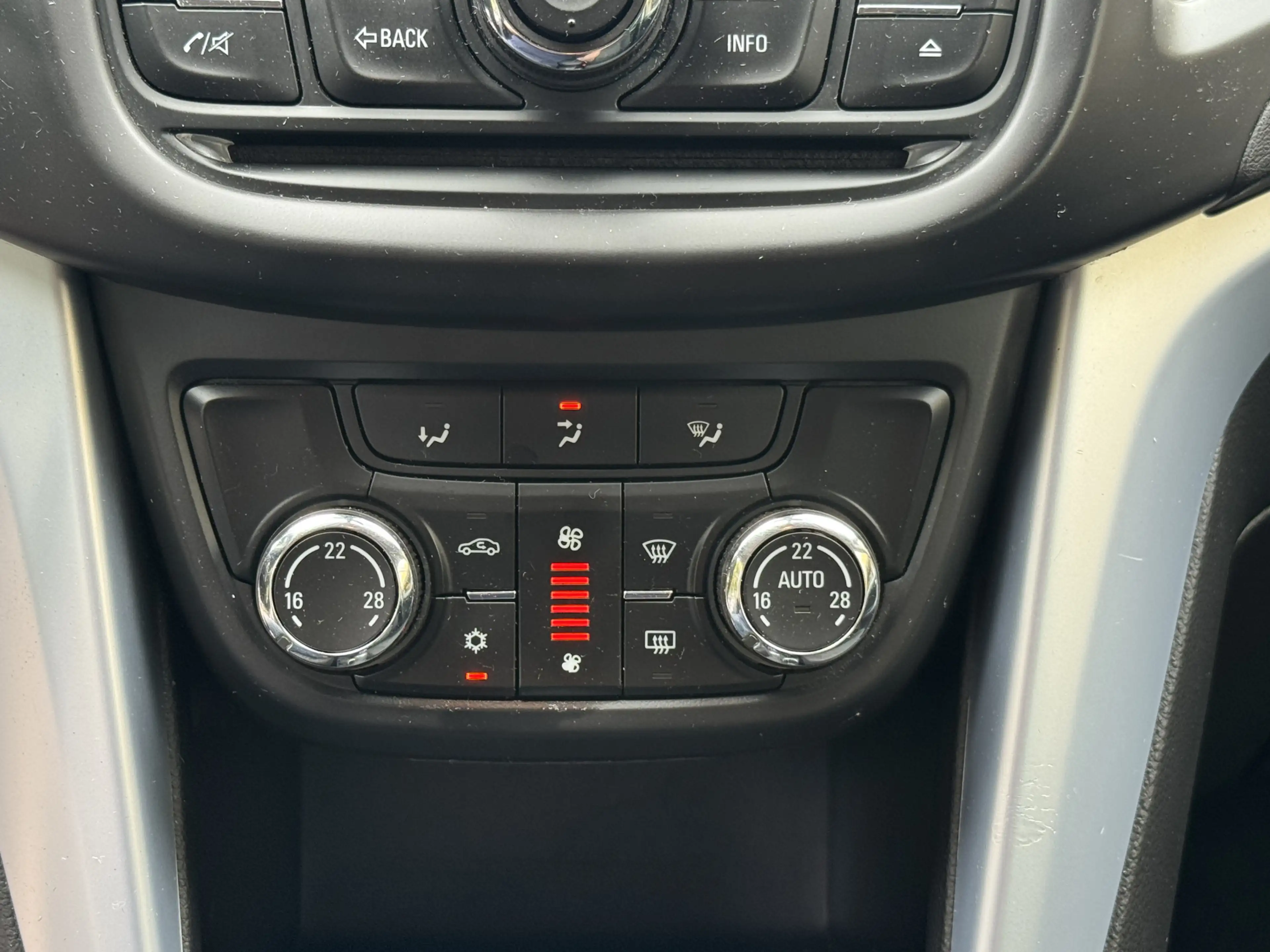 Opel Zafira Tourer 1.4 Business+ Climate Control Navi — photo 8