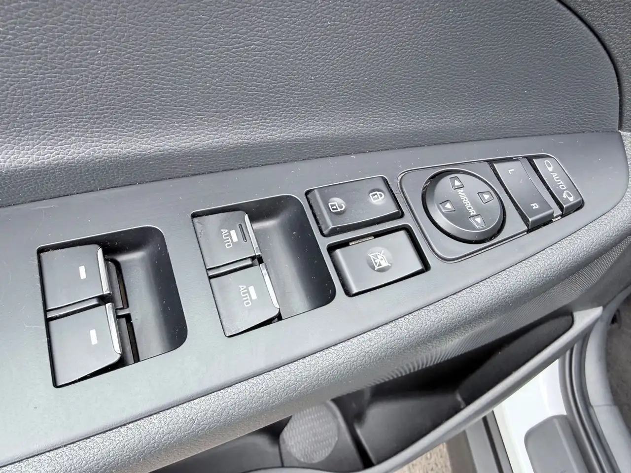 Hyundai TUCSON Trend 2WD DCT PANO/AHK/NAVI, миниатюра 29