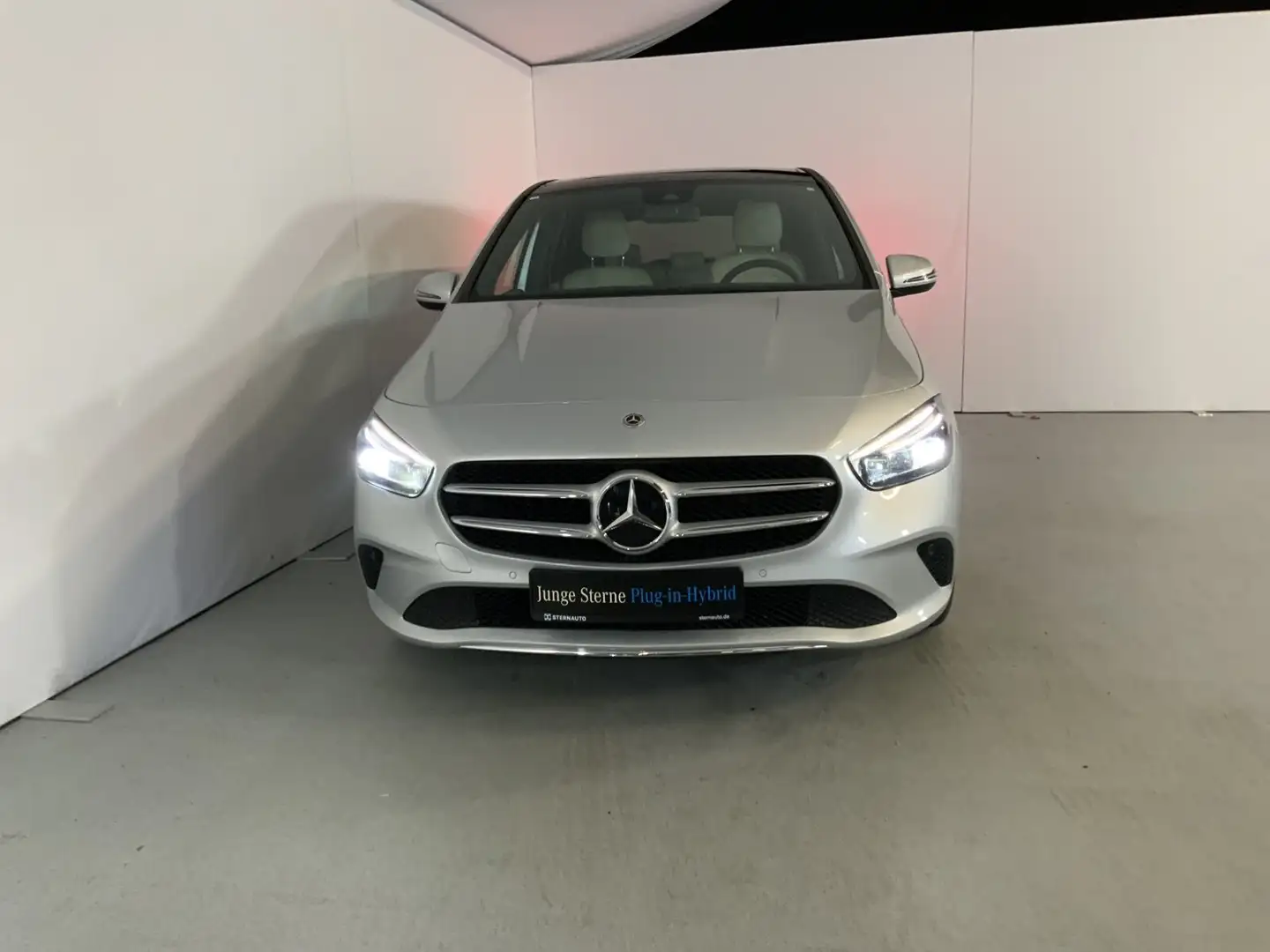Mercedes-Benz B 250 B 250 e Prog Pano MultibeamLED Rückfahrkamera Silber - 2