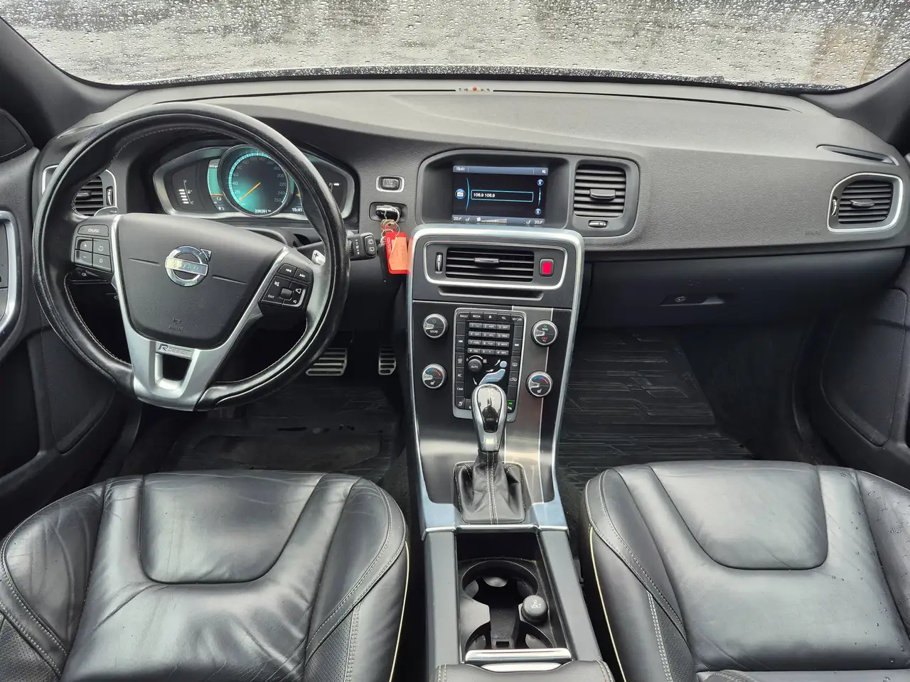 Volvo V60 снимка Volvo V60