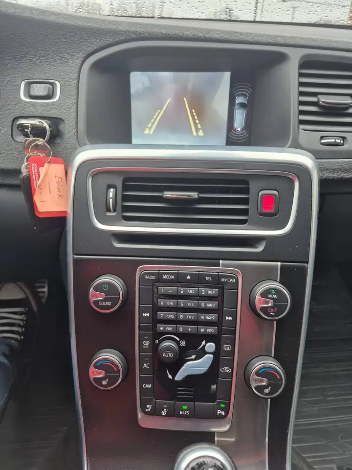 Volvo V60 снимка Volvo V60