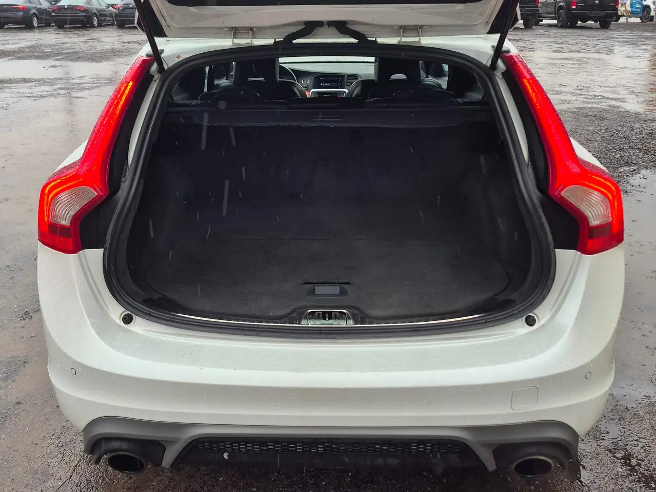 Volvo V60 снимка Volvo V60