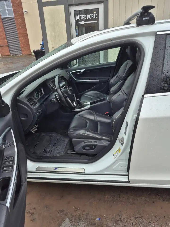 Volvo V60 снимка Volvo V60