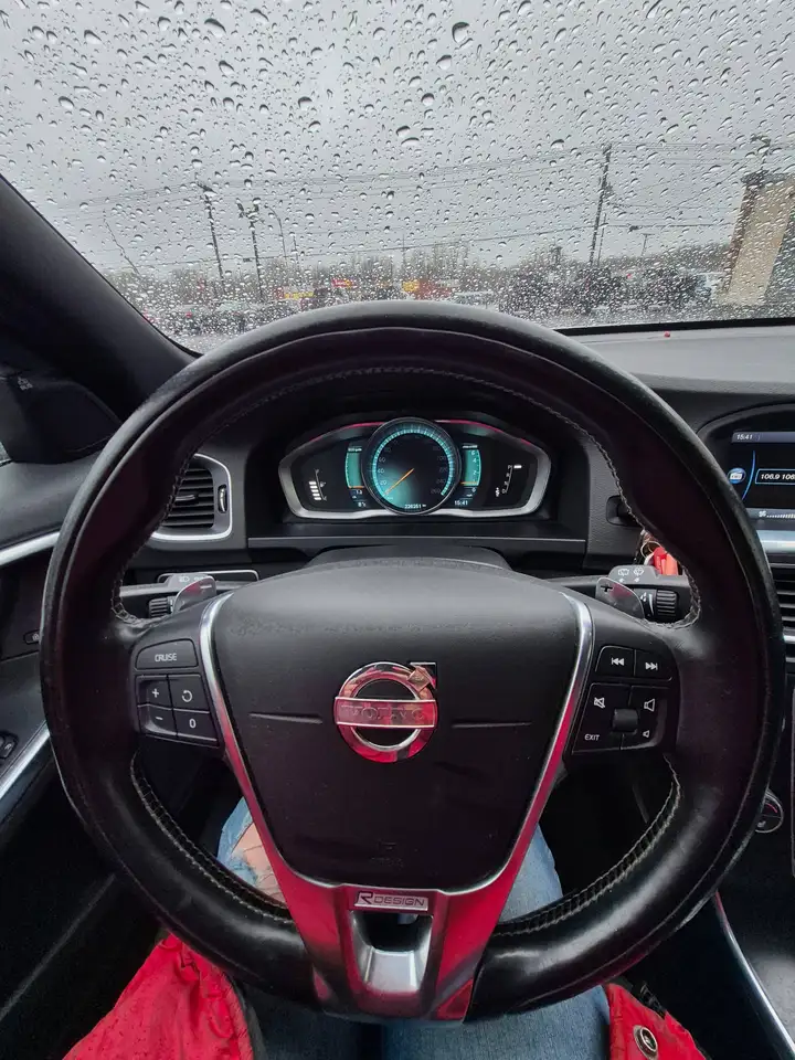Volvo V60 снимка Volvo V60