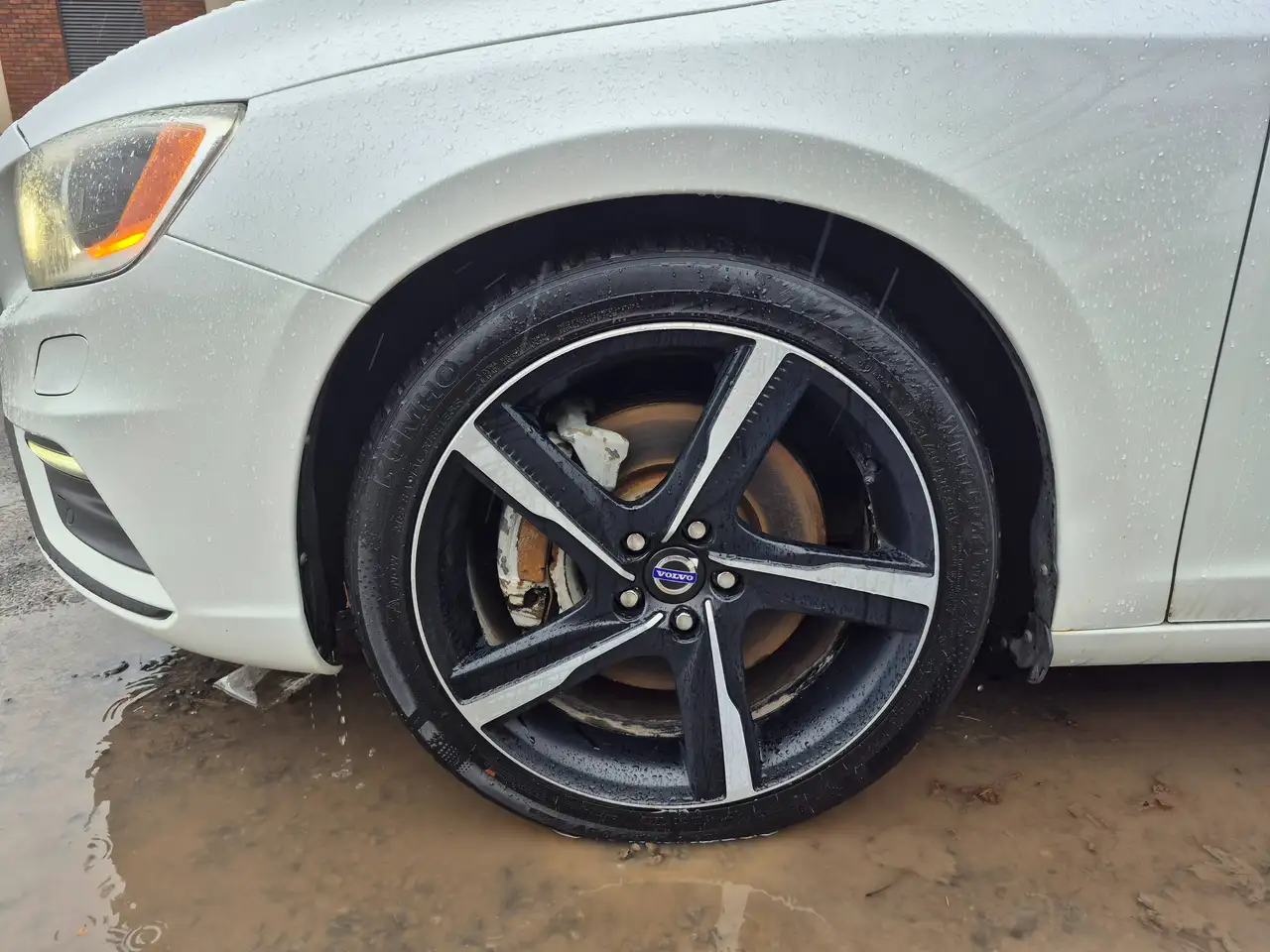Volvo V60 снимка Volvo V60