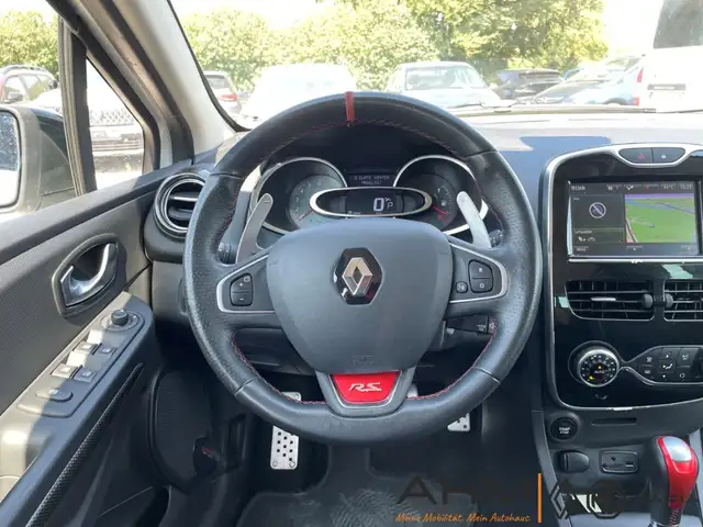 Renault Clio view 15