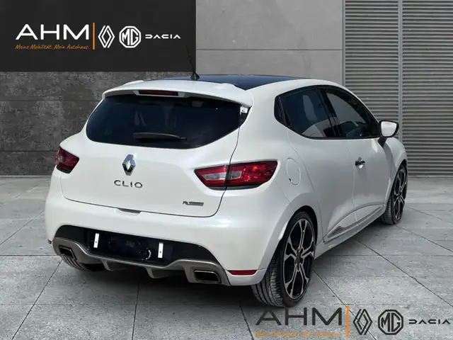 Renault Clio view 2