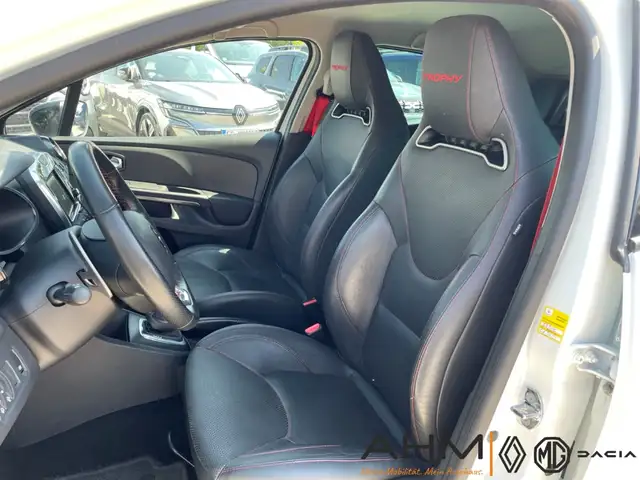 Renault Clio view 11