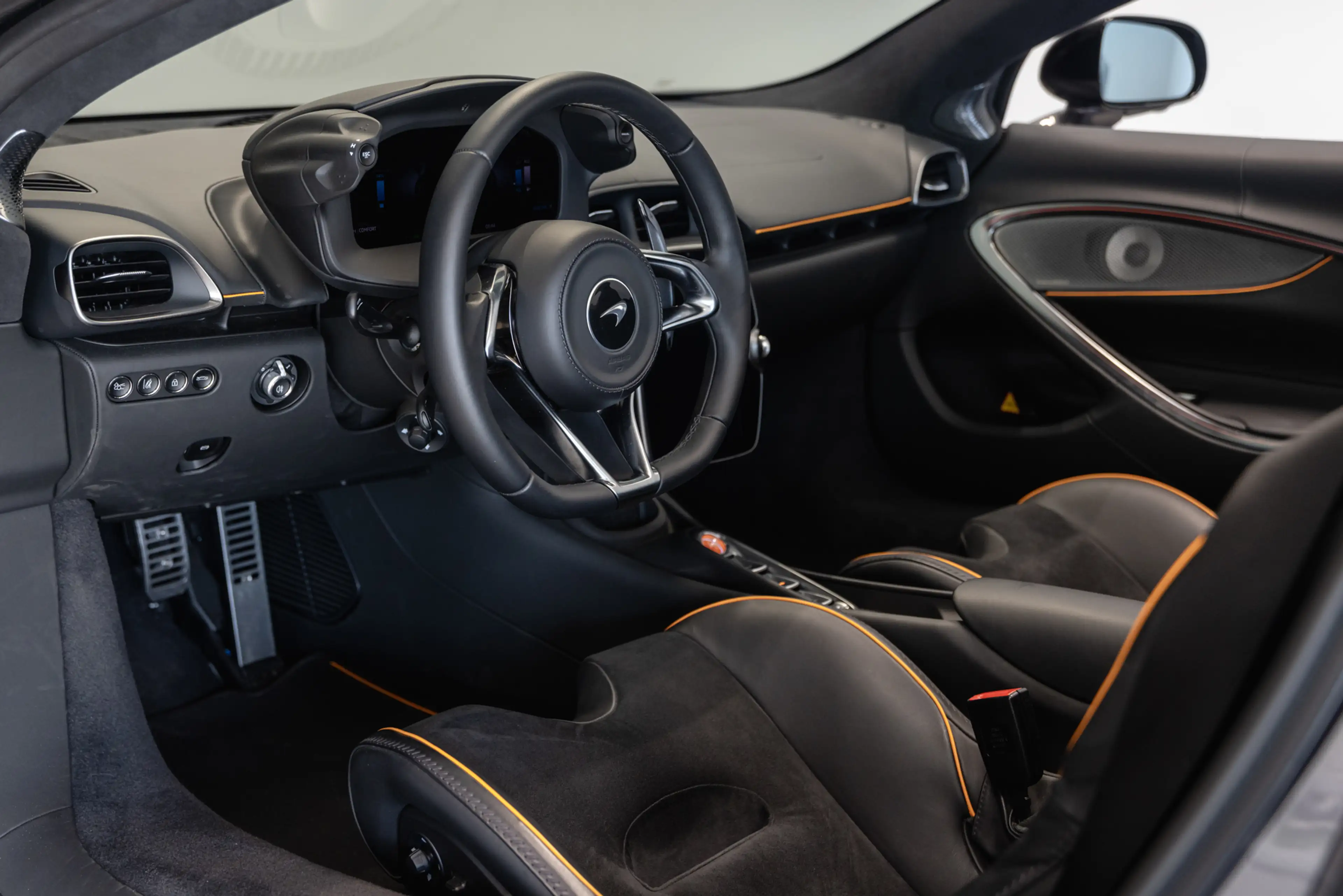 McLaren Artura Spider — photo 3