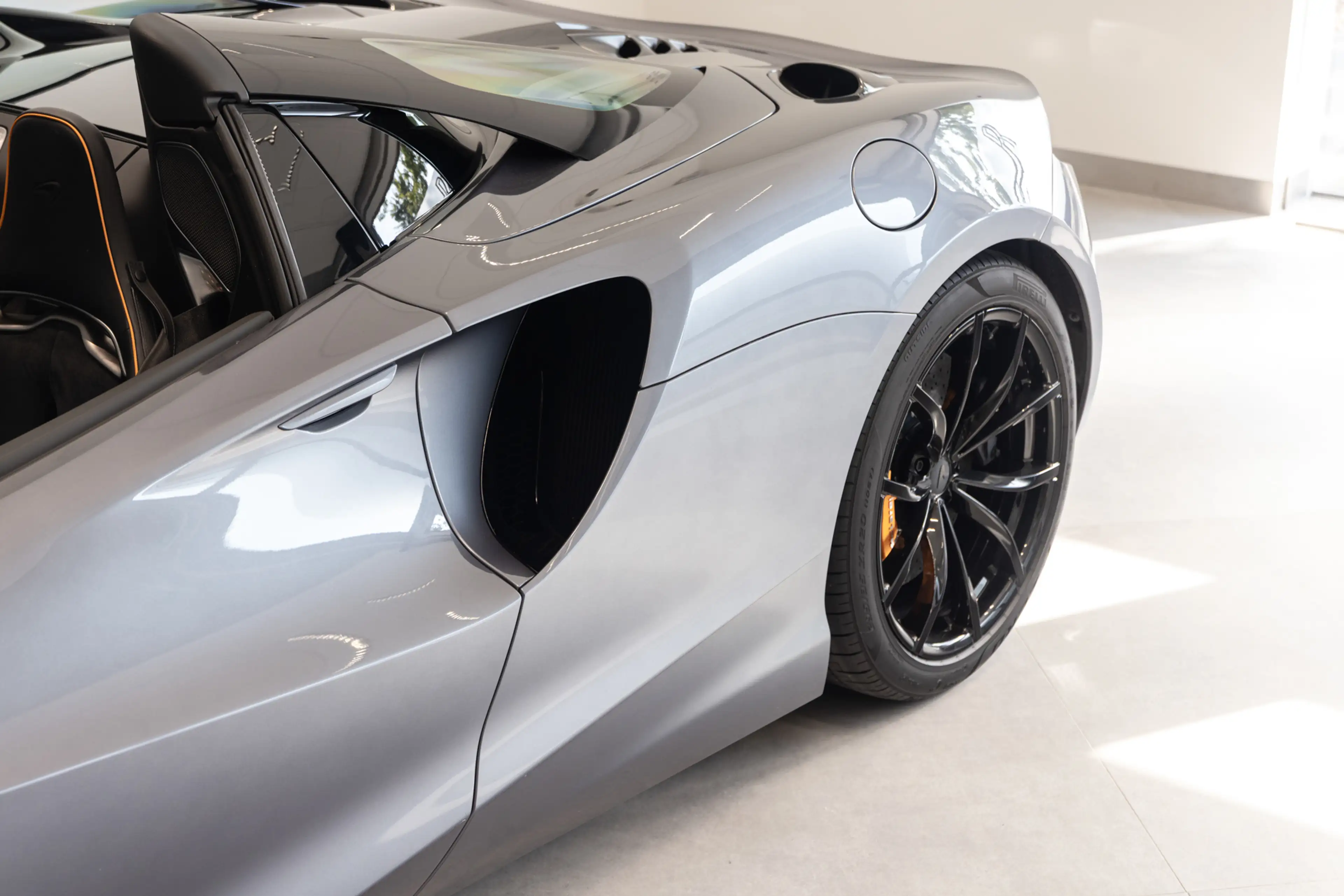 McLaren Artura Spider — photo 15