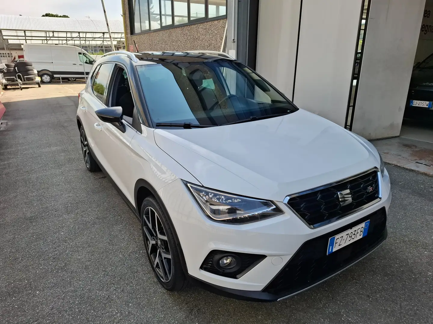 SEAT Arona Arona 2017 1.0 tgi FR 90cv Bianco - 1
