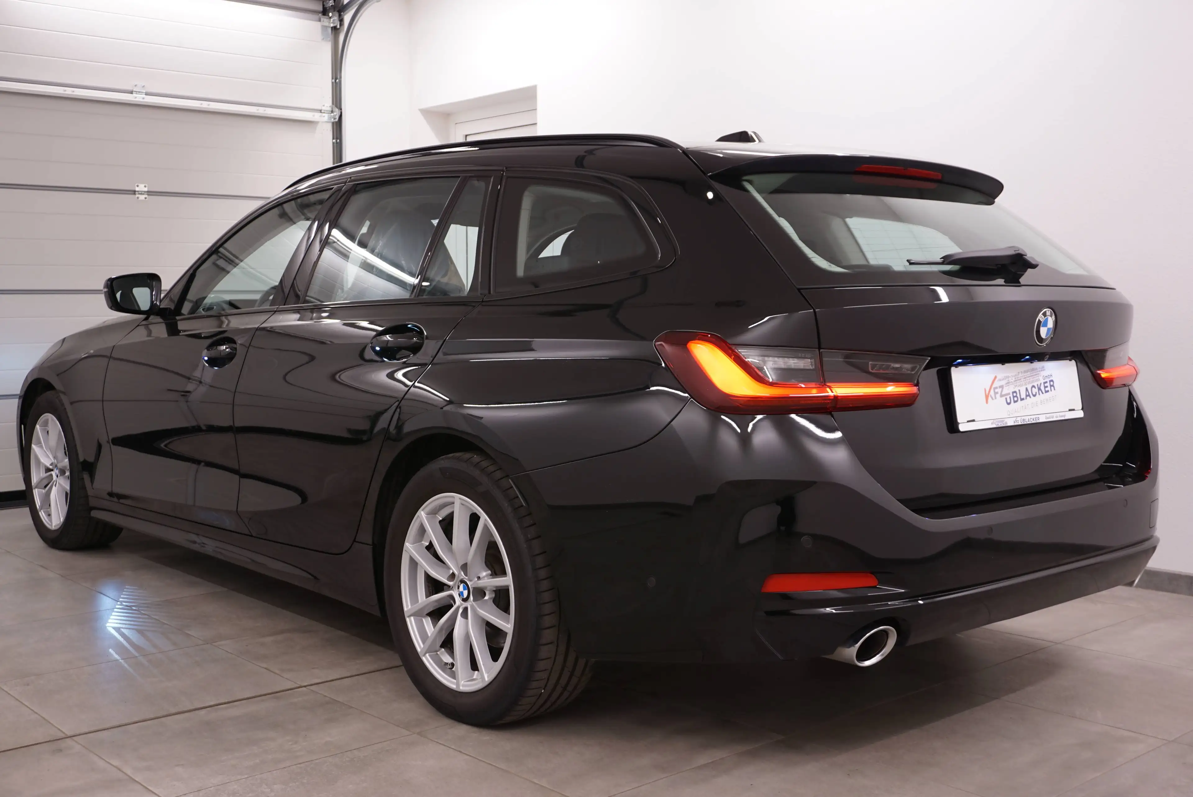 BMW 318 d  // shadow line // Ambientebeleuchtung — photo 4