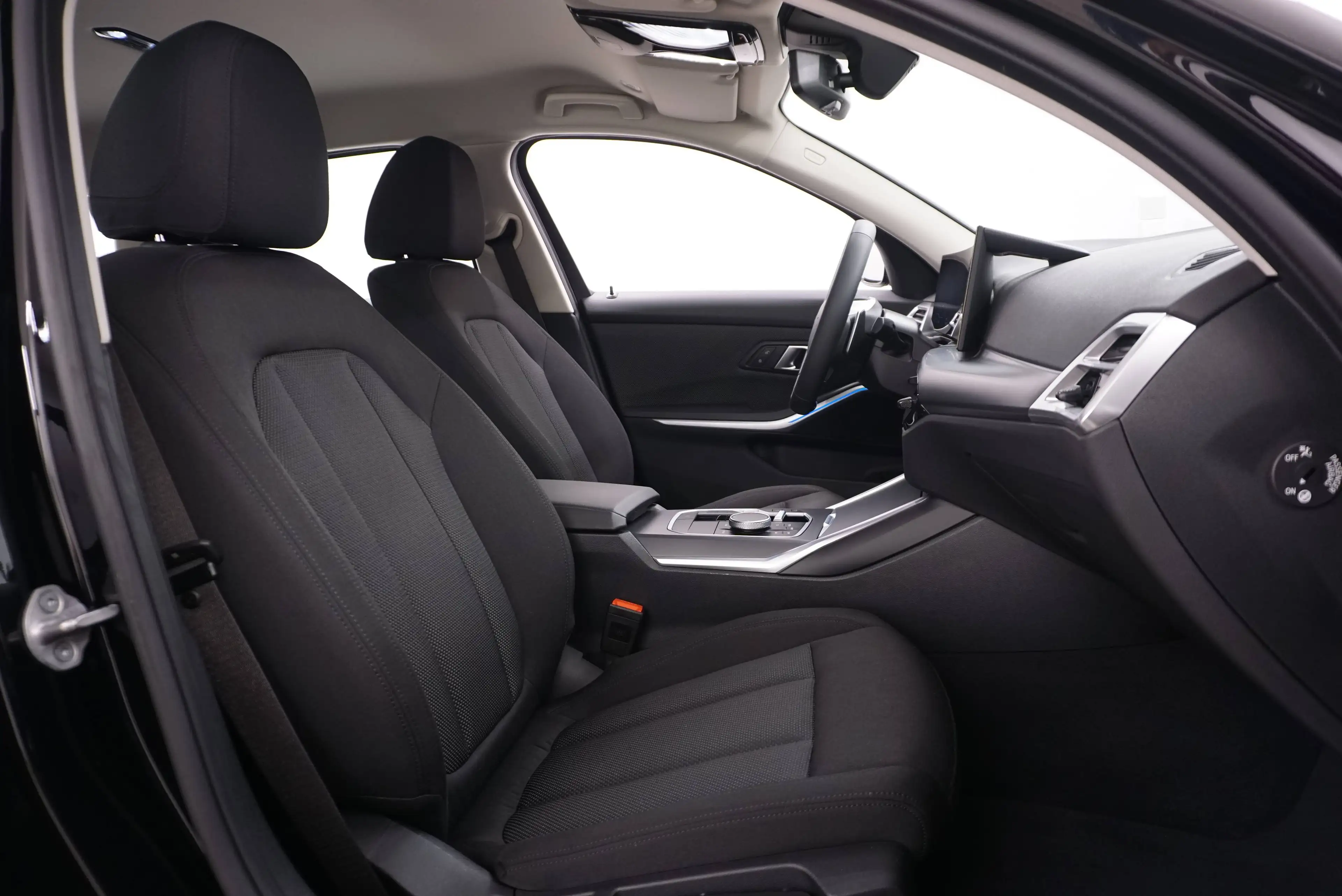 BMW 318 d  // shadow line // Ambientebeleuchtung — photo 18