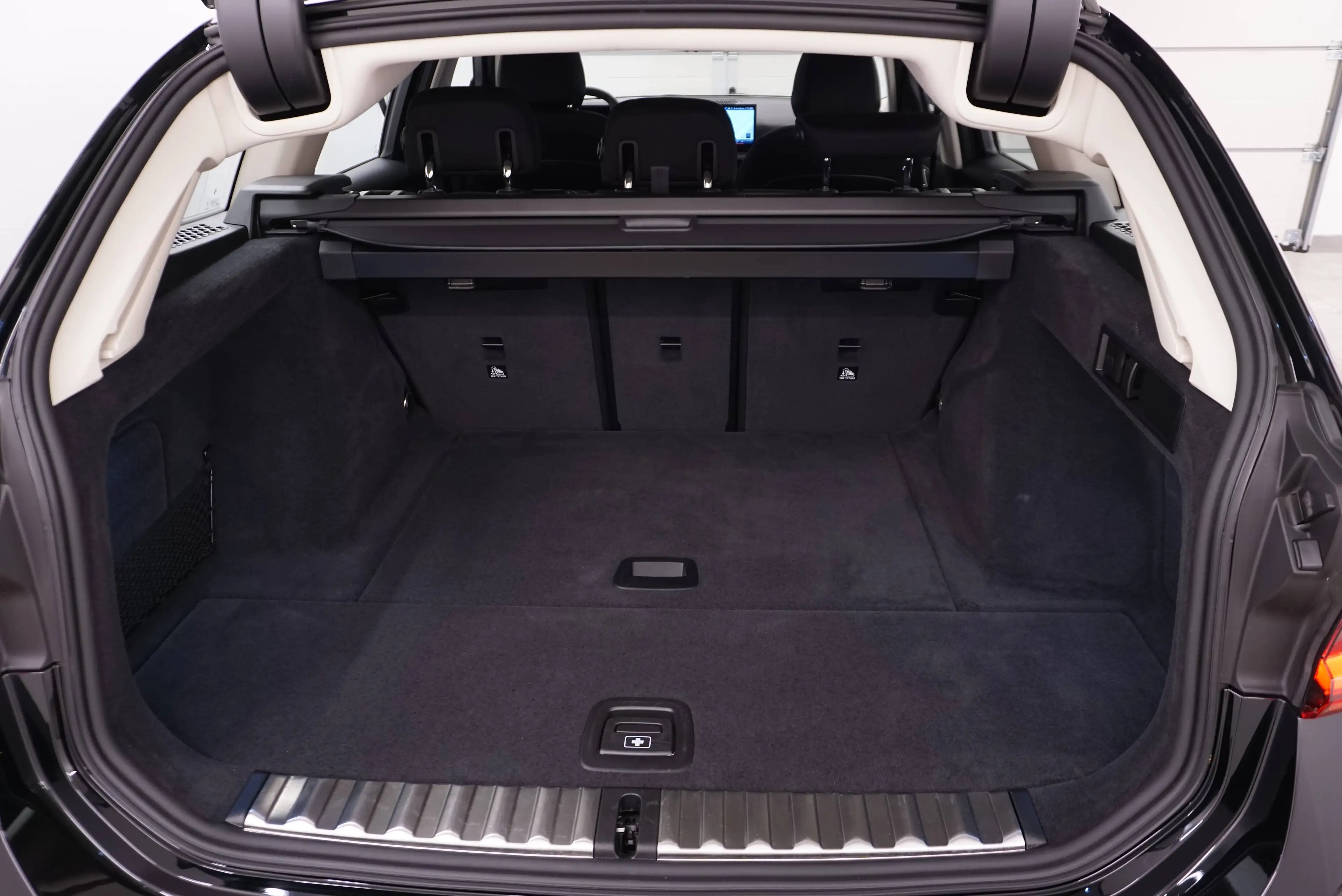 BMW 318 d  // shadow line // Ambientebeleuchtung — photo 21