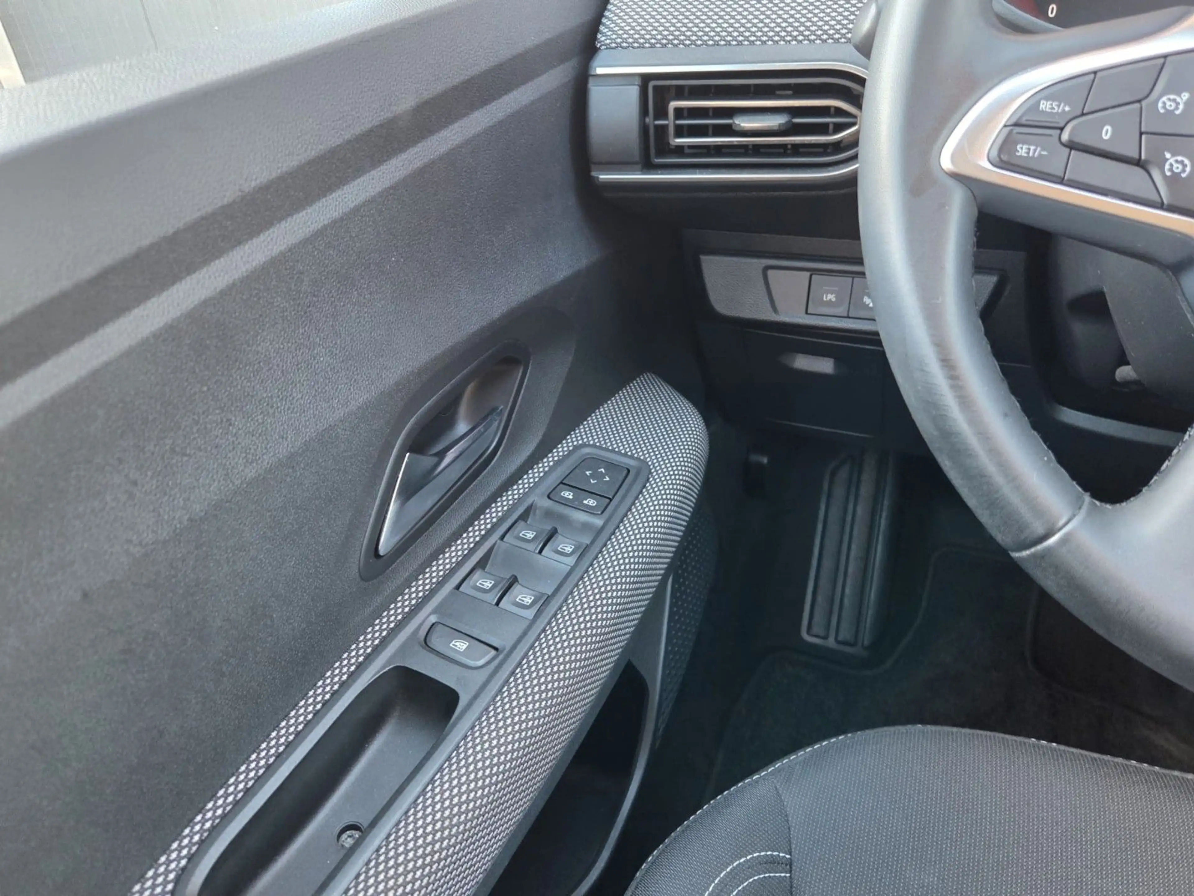 Dacia Jogger Comfort 1.0 LPG/6 GANG/KLIMAATM/TEMPOMAT — photo 12