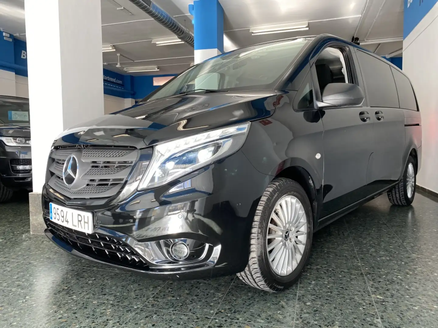Mercedes-Benz Vito Tourer 116 CDI Pro Larga 9G-Tronic Noir - 1