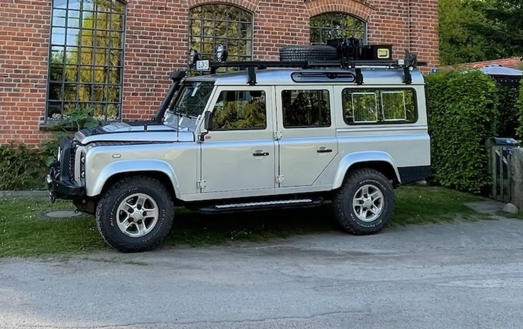 Land Rover Defender 110 E Station Wagon Szary - 1