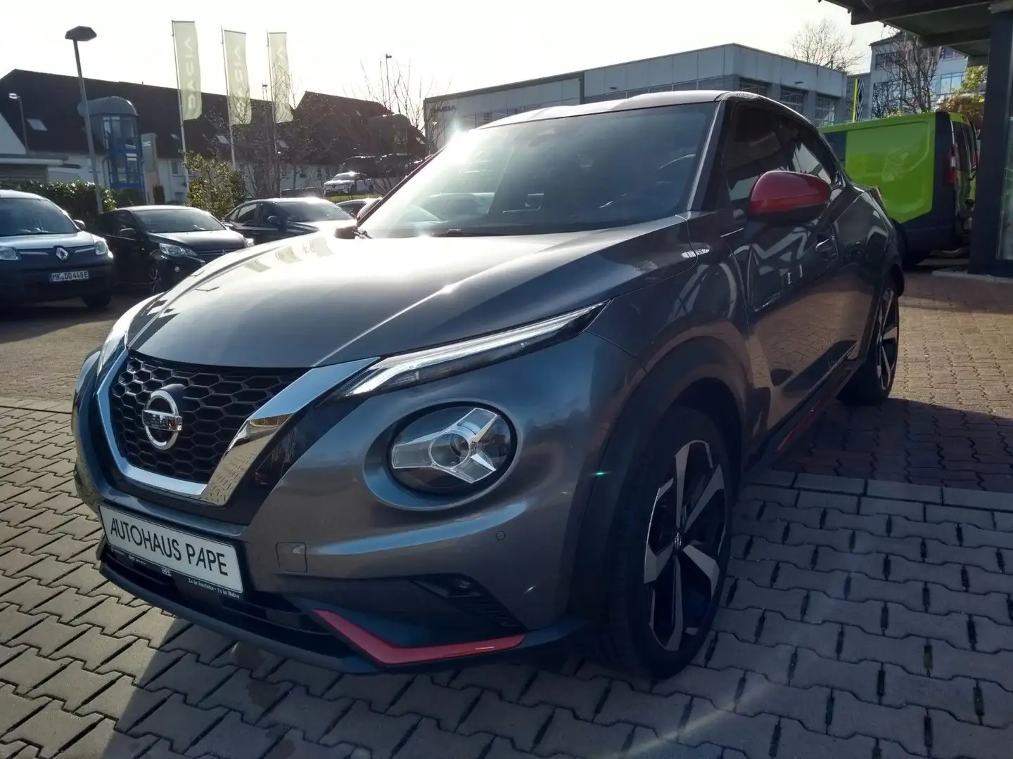Nissan Juke DIG-T 117 Tekna 1.Hand / Scheckheft! Grijs - 1