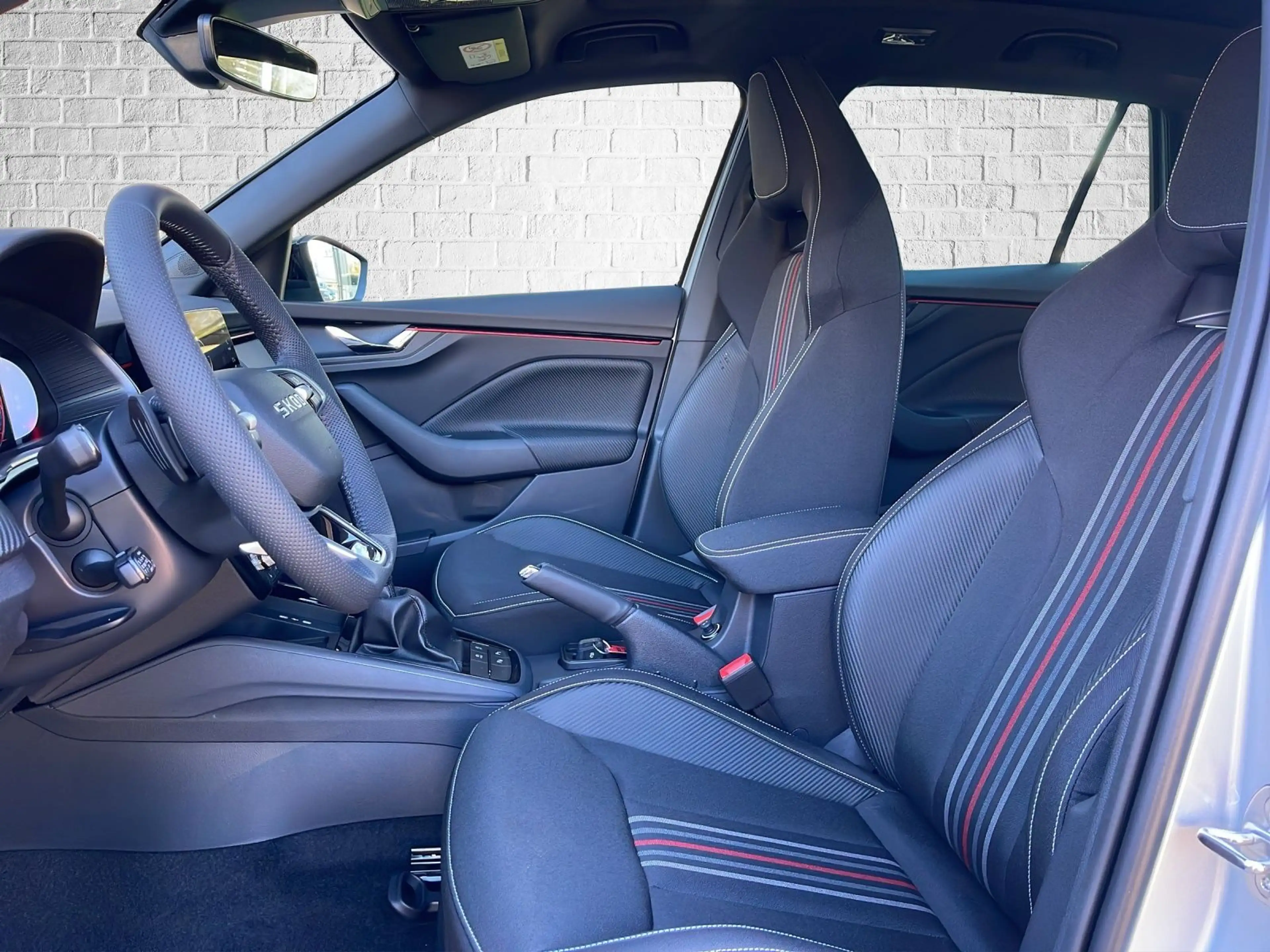 Skoda Kamiq 1.0 TSI DSG - Monte Carlo — photo 9