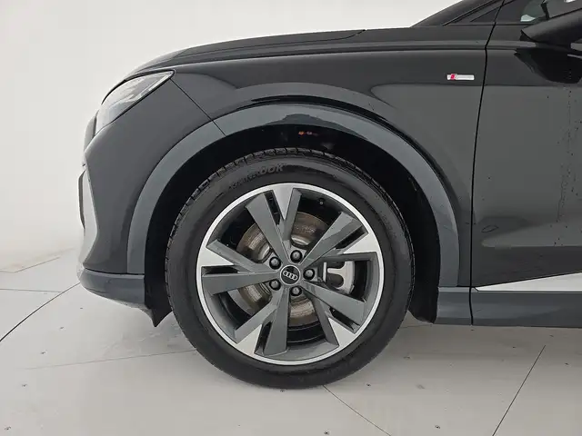 Audi Q4 E-Tron view 8