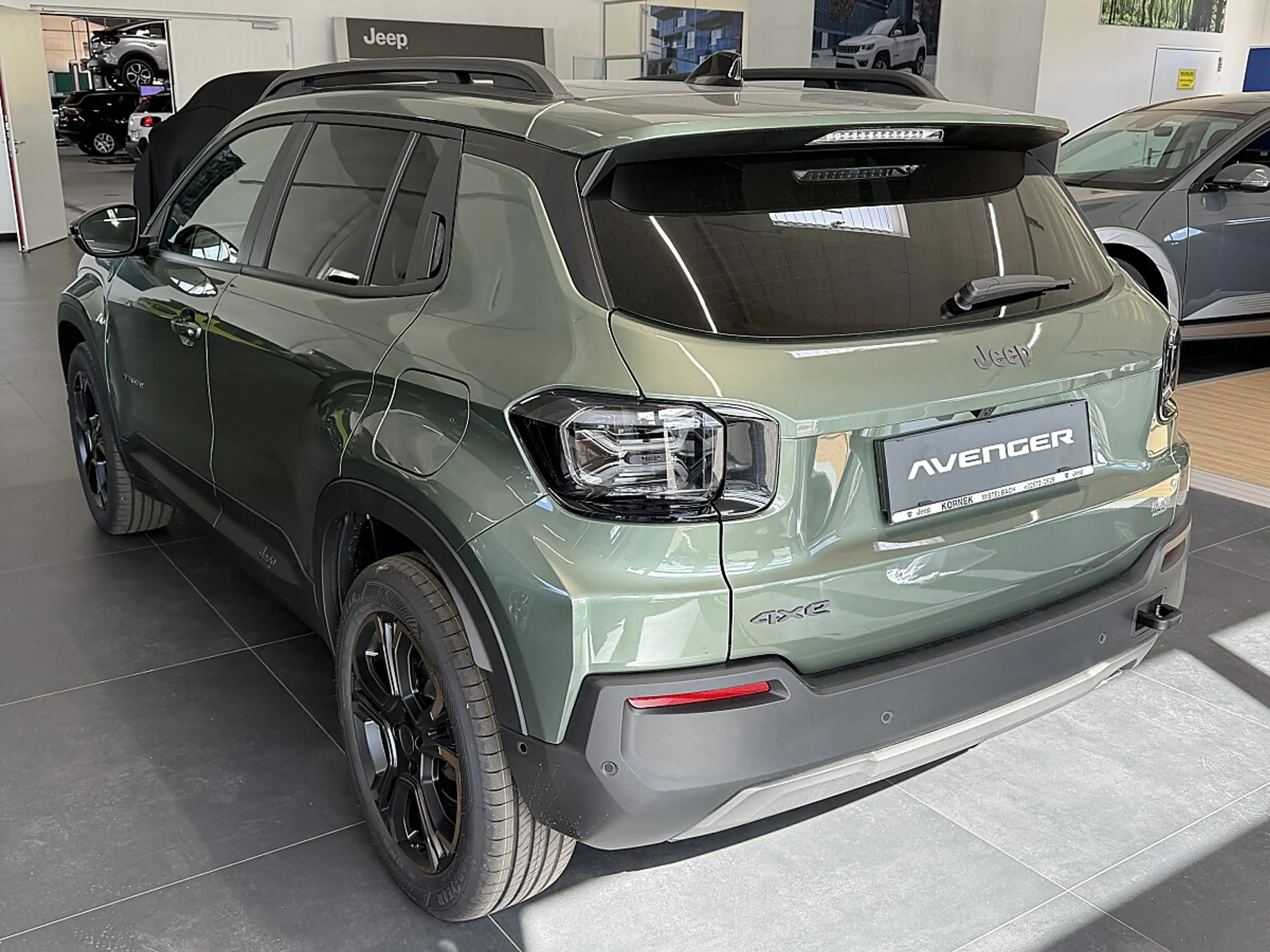 Jeep Avenger 1.2 Mild-Hybrid 85th Anniversary (EURO 6e) — photo 3