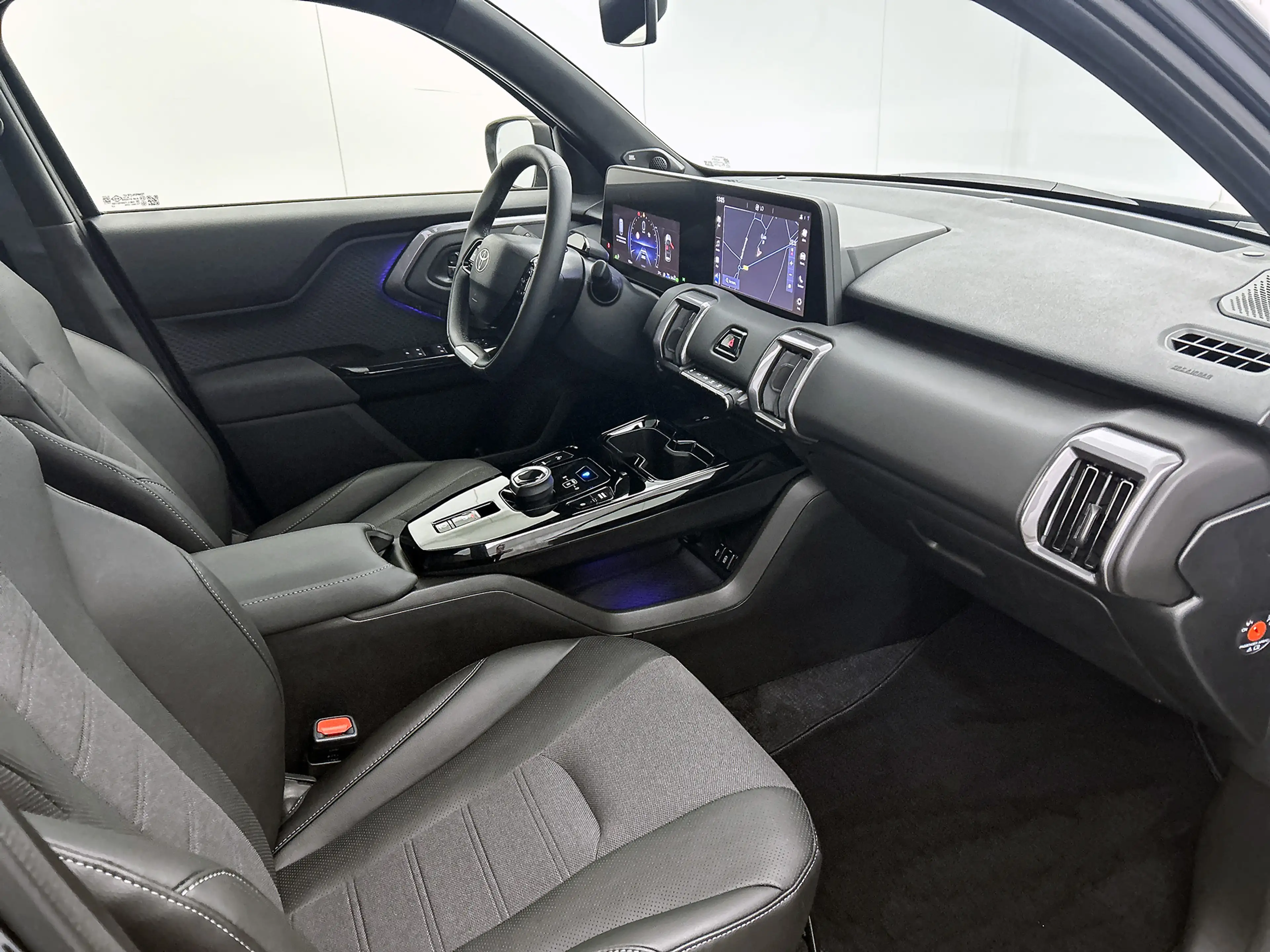 Toyota Urban Cruiser Executive 61 kWh DEMO | ACC | Stoel en Sturverwarm — photo 7