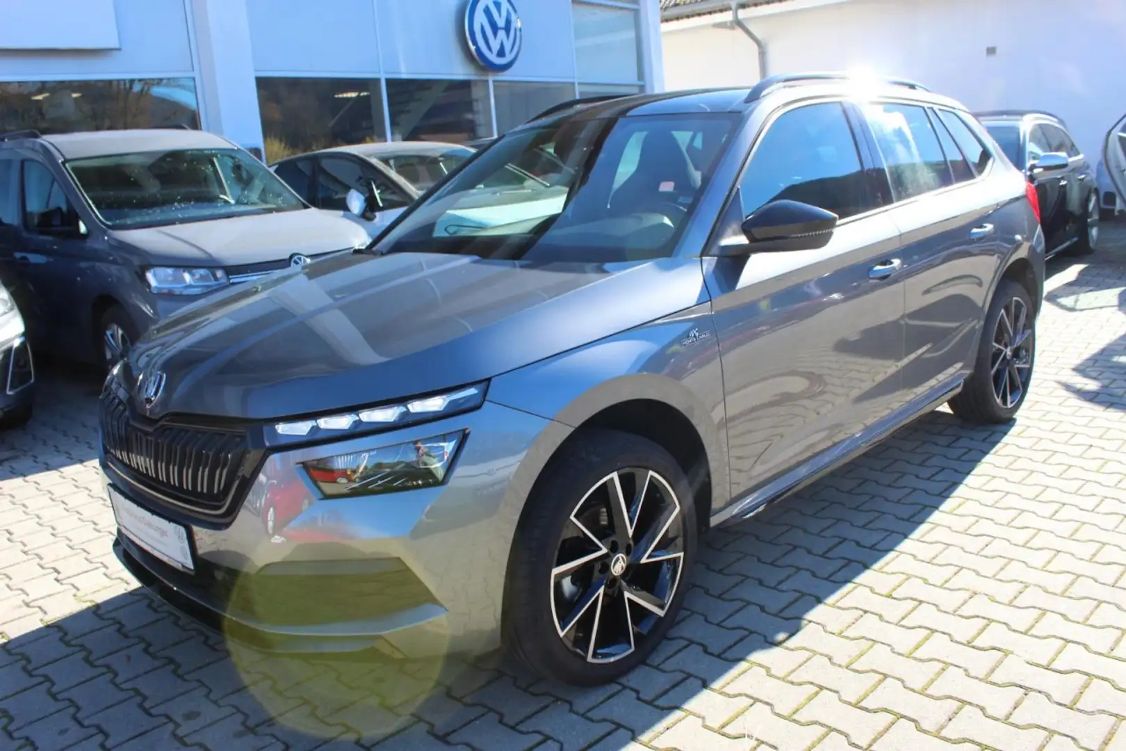 Skoda Kamiq 1.0 TSI Monte Carlo LED+18-Zoll Klima Grau - 2