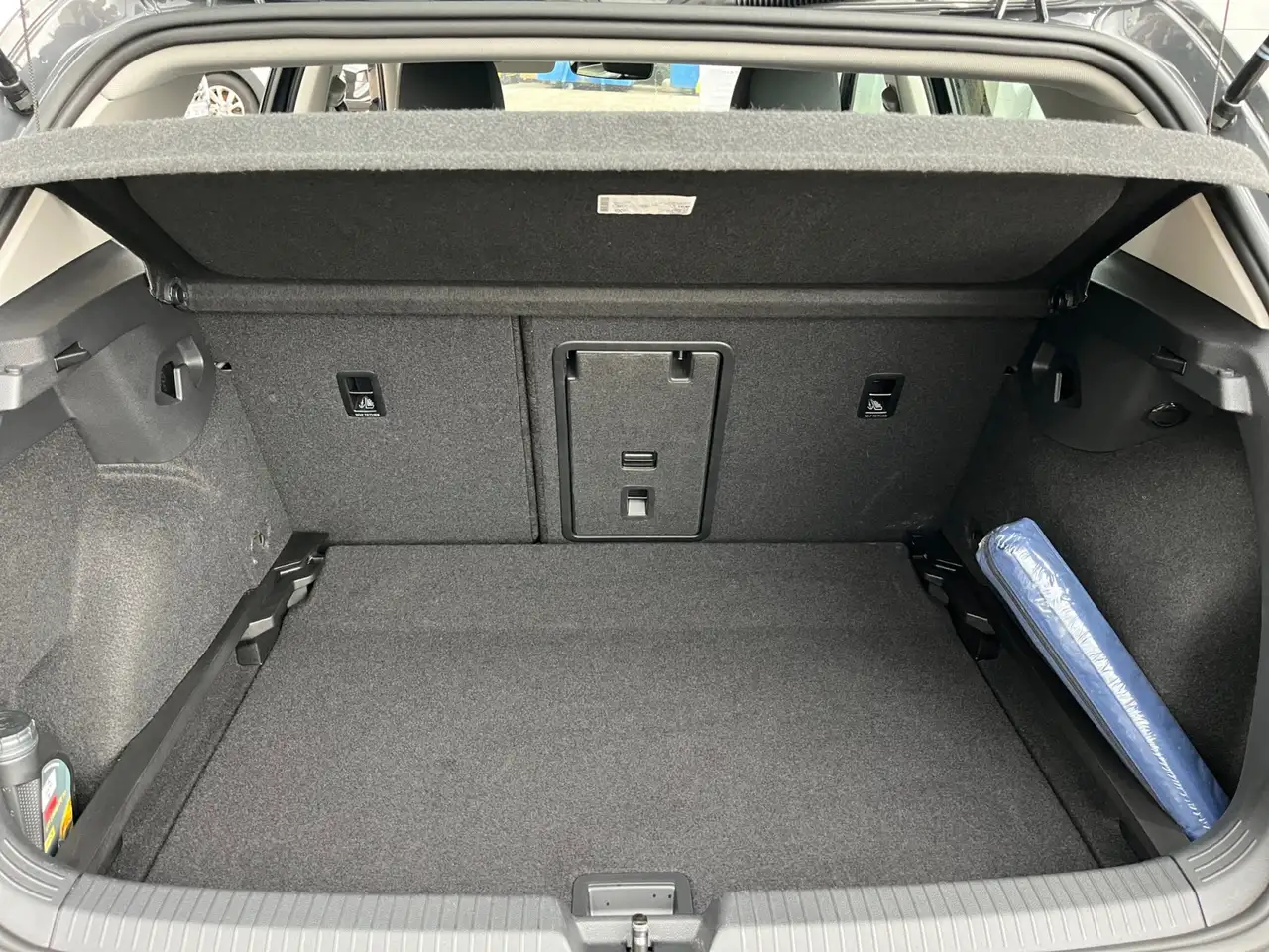 Volkswagen Golf Standard Model — photo 20