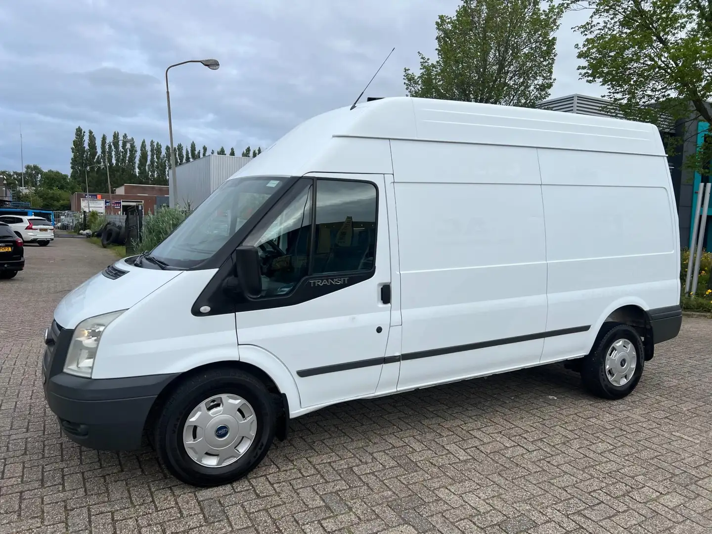 Ford Transit 350L 2.2 TDCI HD - HOOG - 3 ZITTER - NIEUWE APK ! - 2