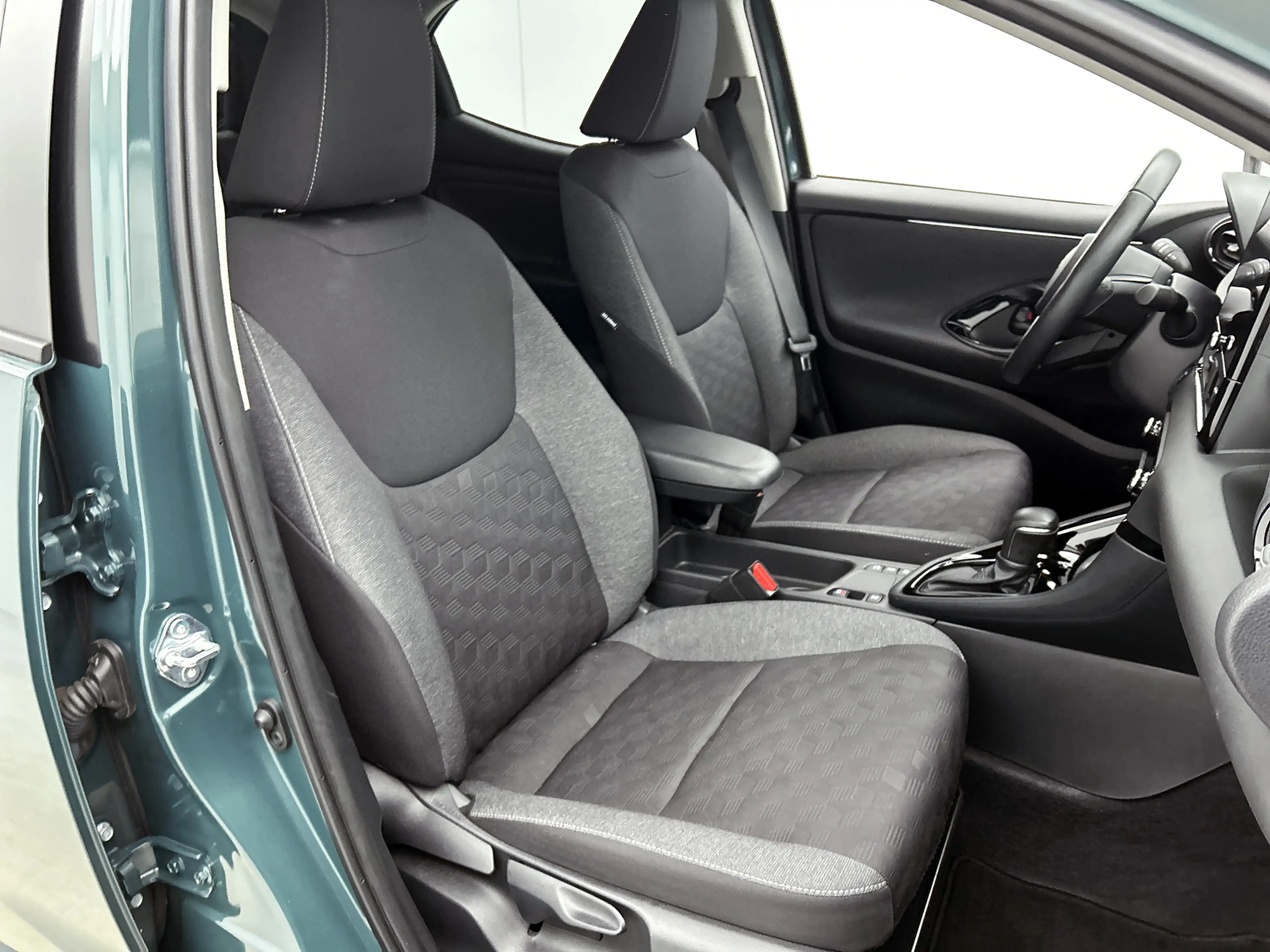 Toyota Yaris 1.5 Hybrid 115 Dynamic | BTW voertuig | Dodehoek d — photo 35
